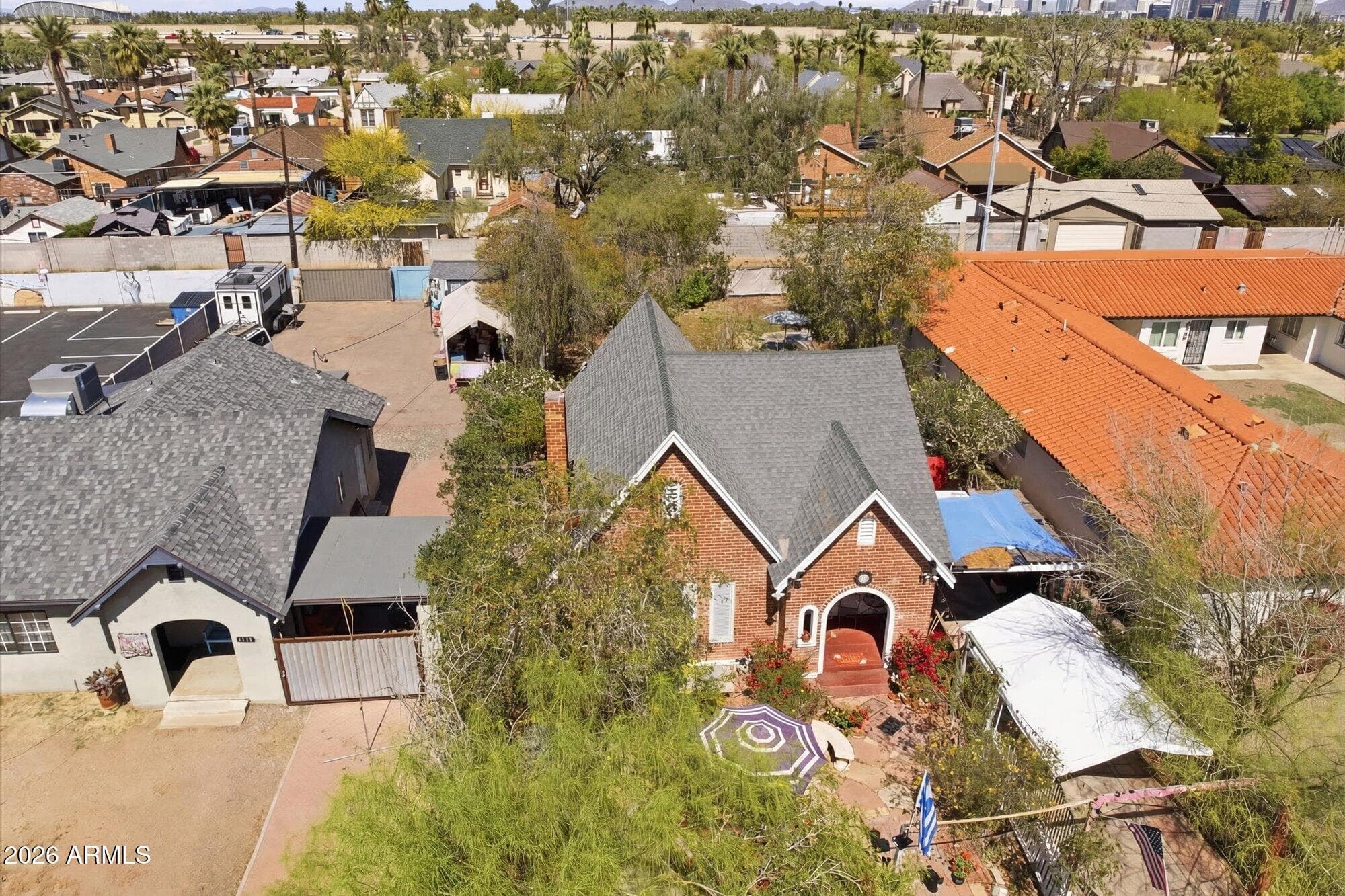 1326 W Roosevelt St — photo 1