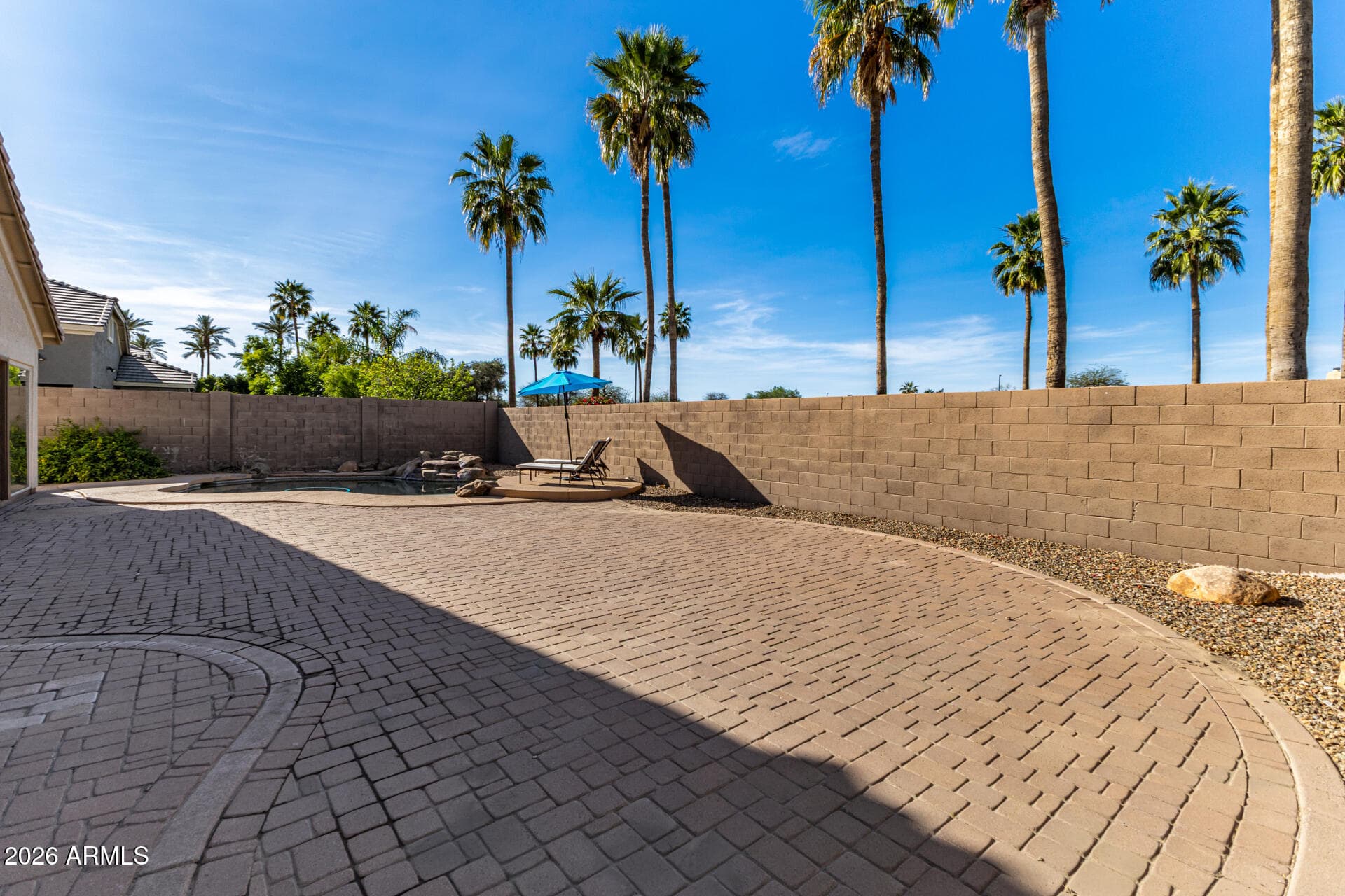 240 W Brooks St — photo 33