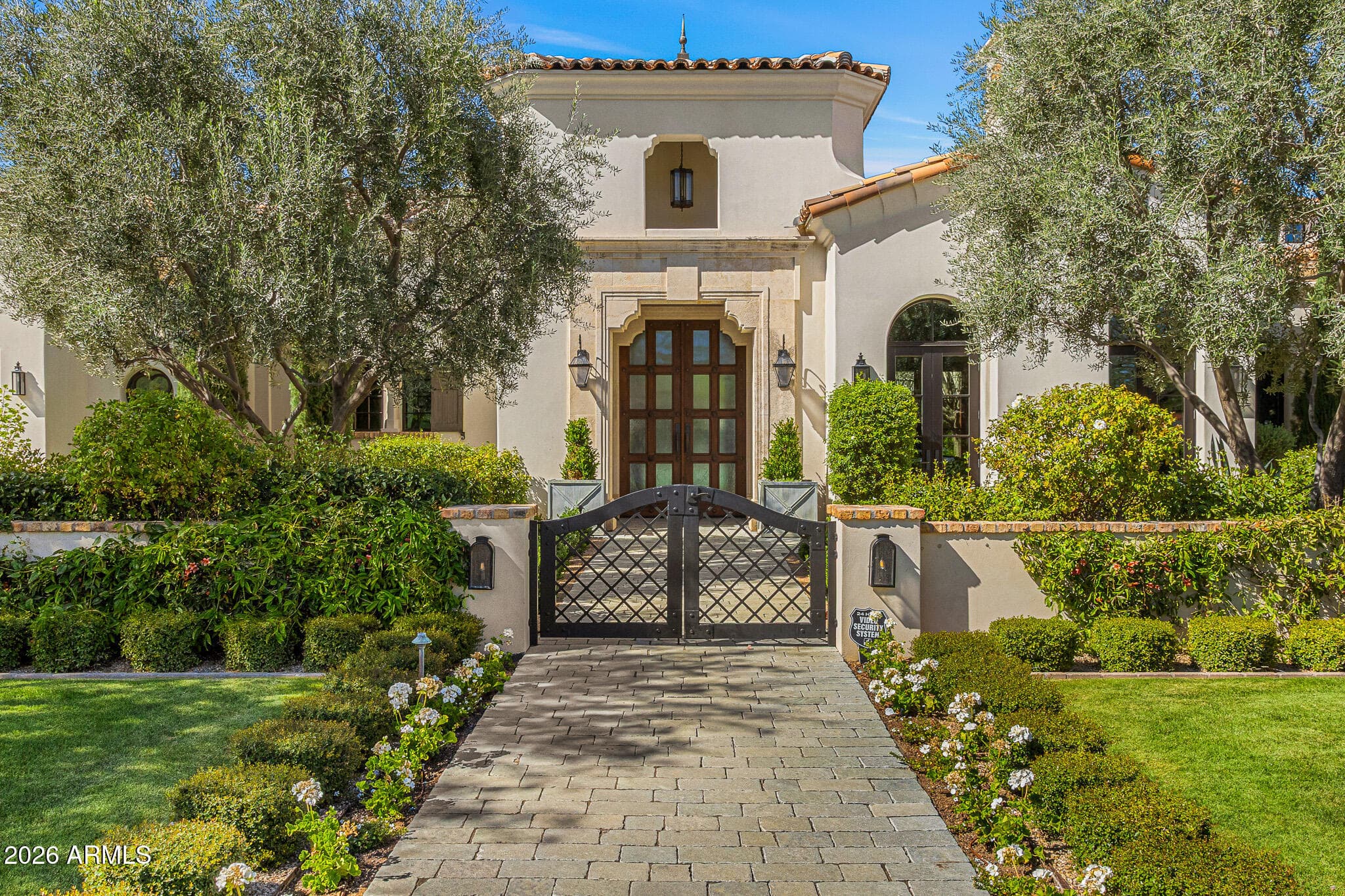 5858 E Caballo Dr — photo 1