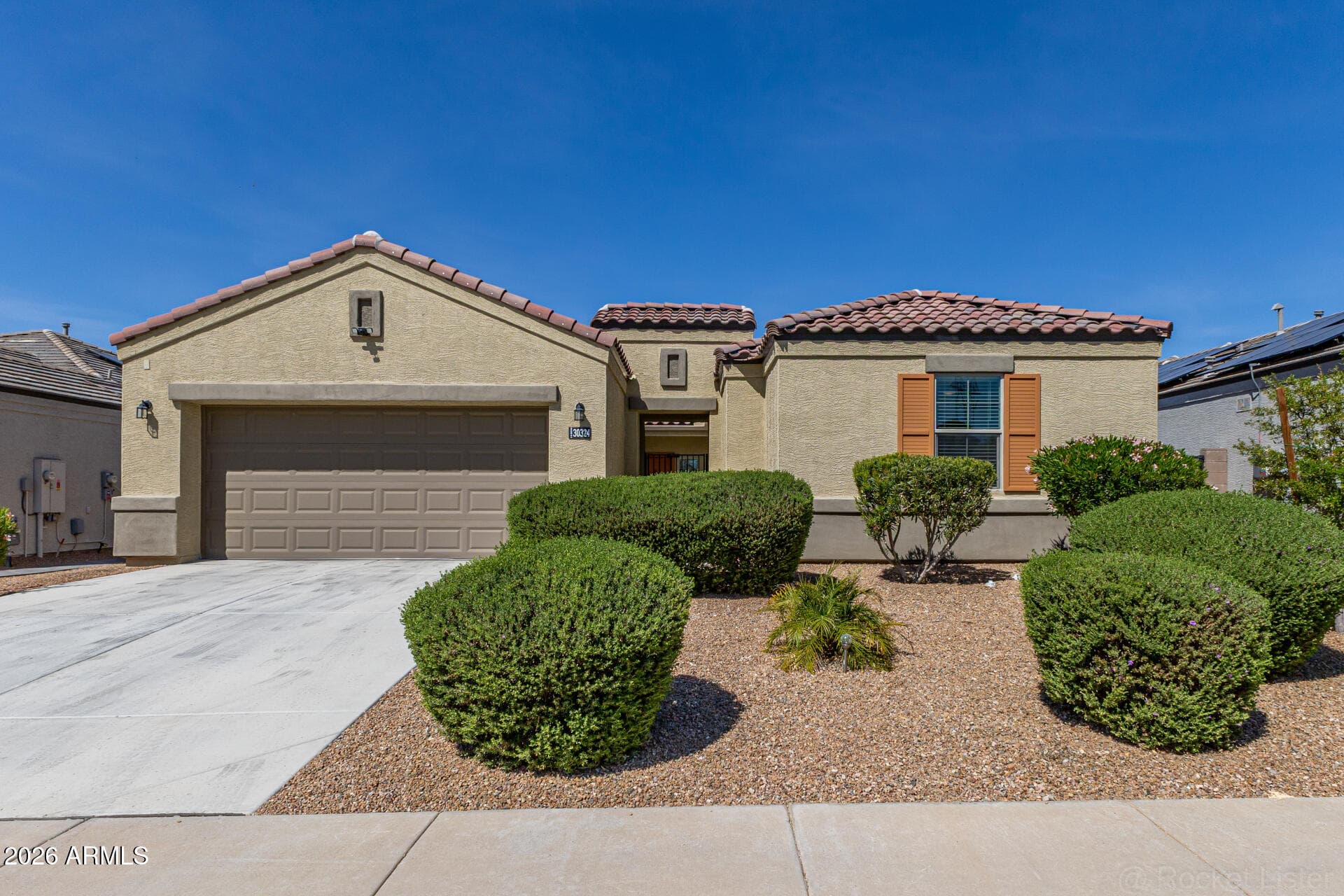30324 W Crittenden Ln — photo 2