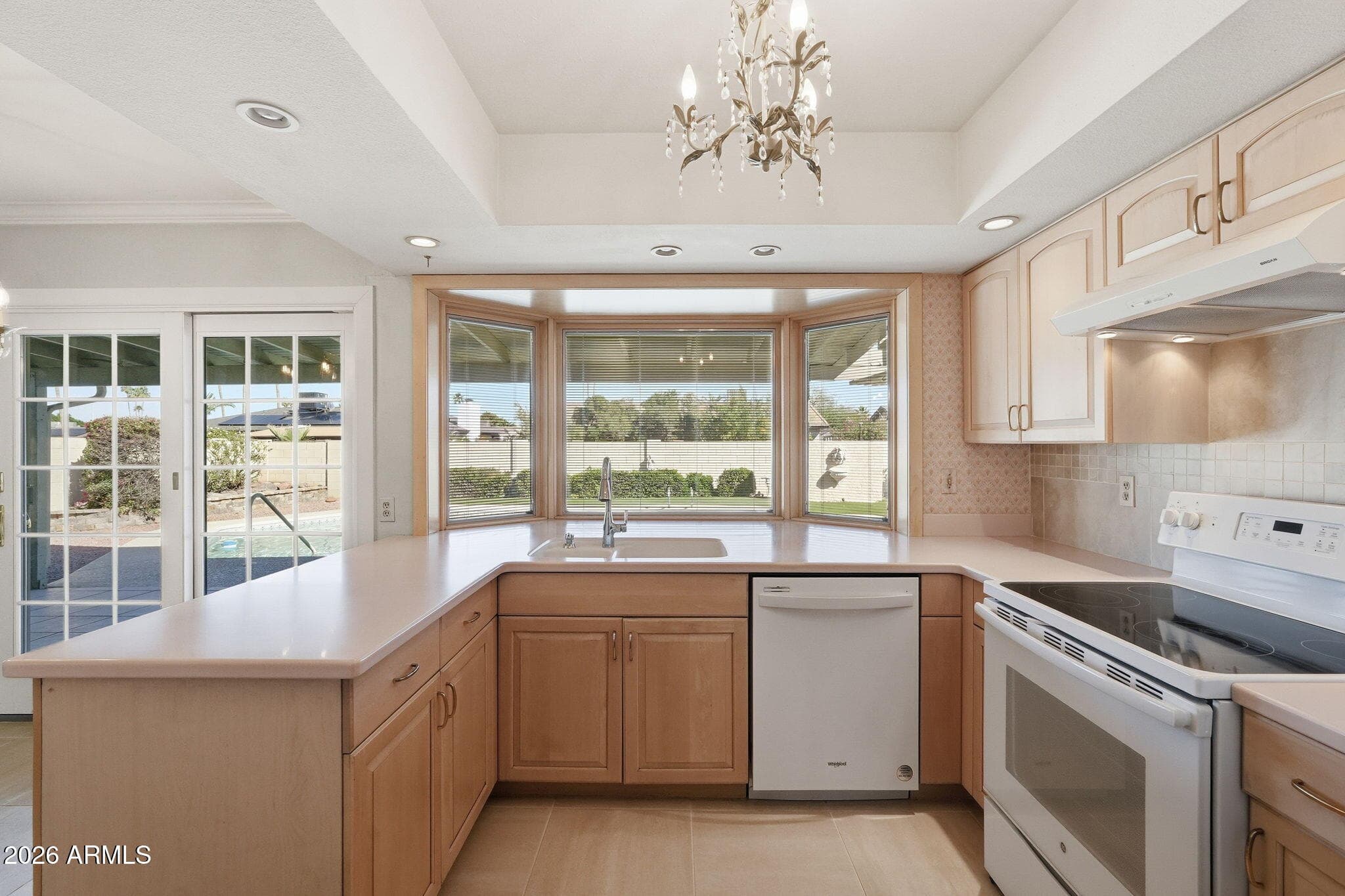 2410 E Cairo Dr — photo 2