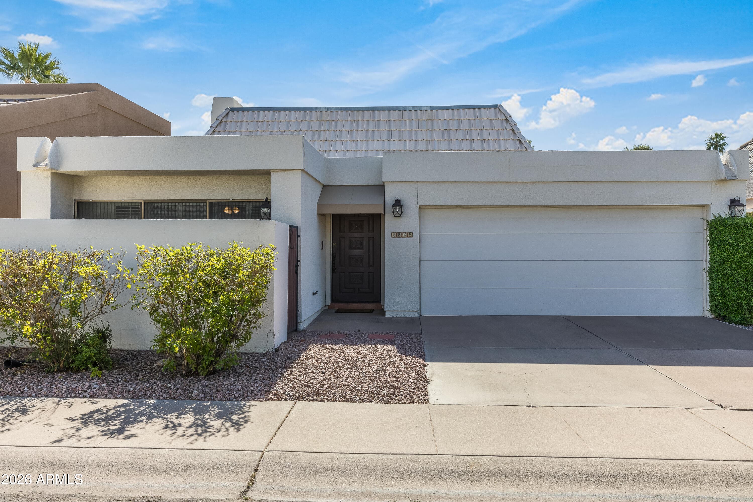 2505 E Denton Ln — photo 1