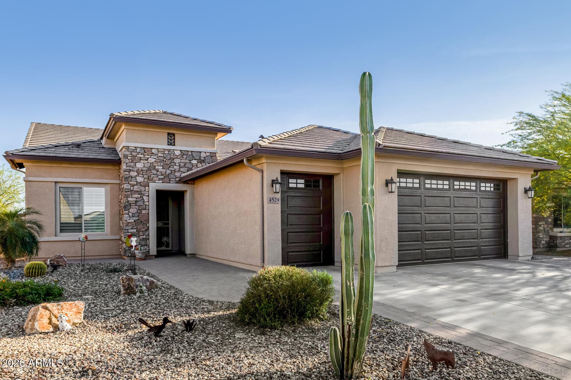 4529 W Loma Verde Ave — photo 1