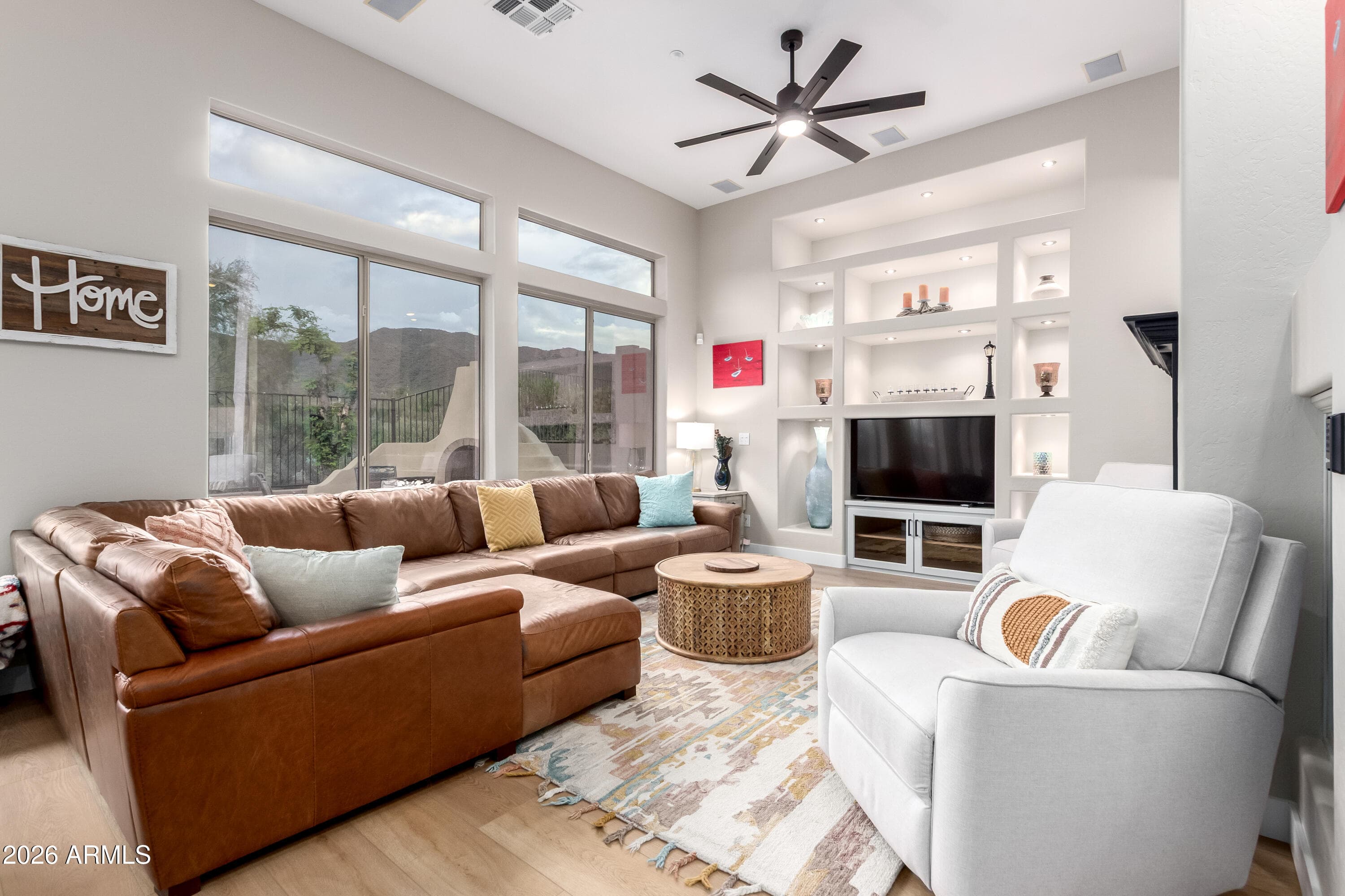 2302 W Hazelhurst Dr — photo 2