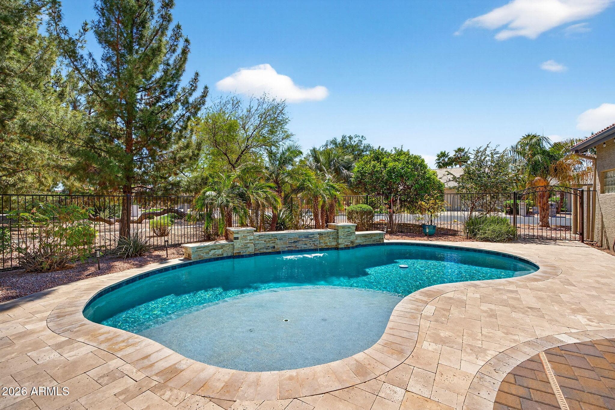 9038 E Nacoma Dr — photo 2