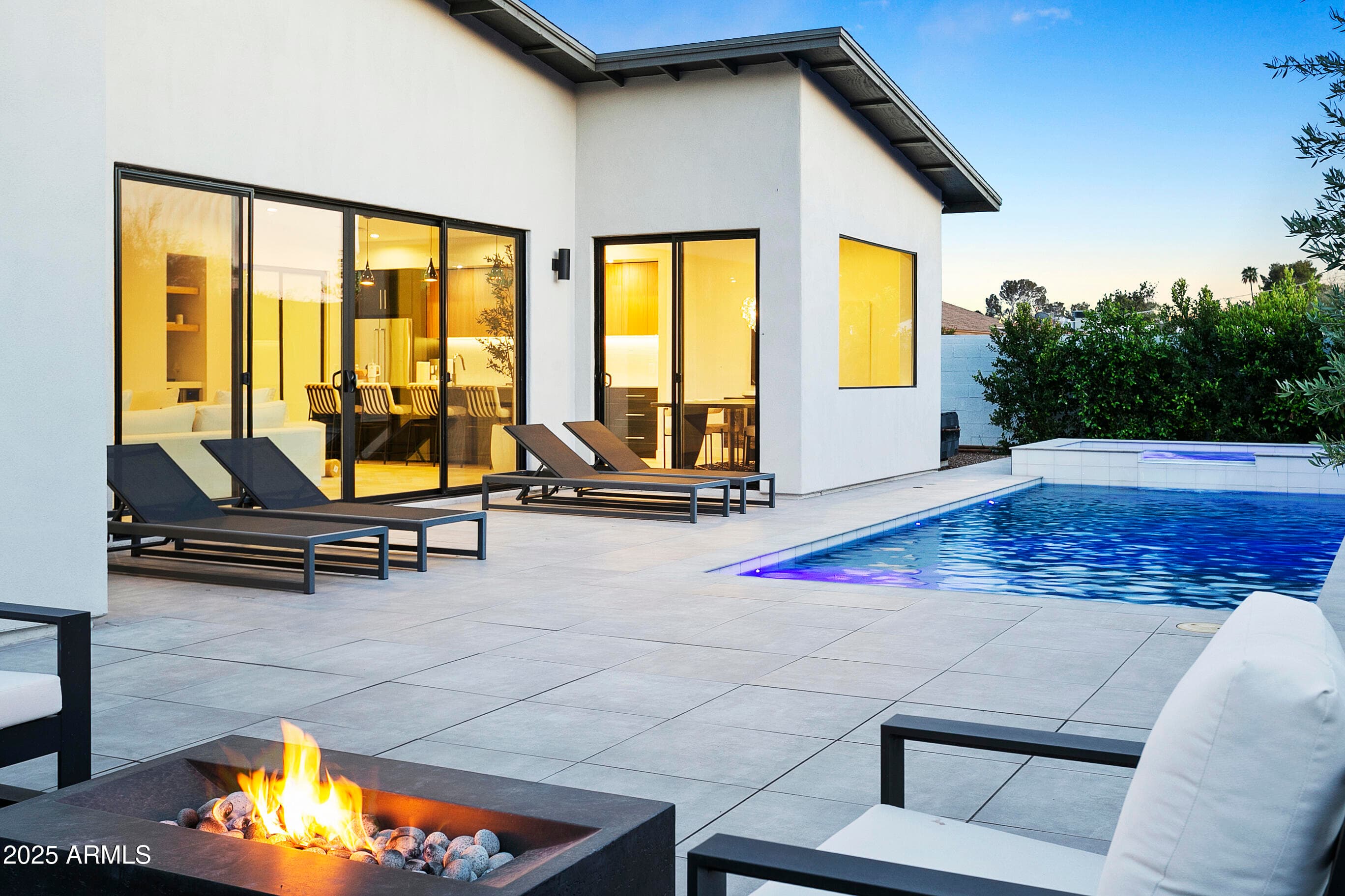 4002 N 33rd Pl — photo 1