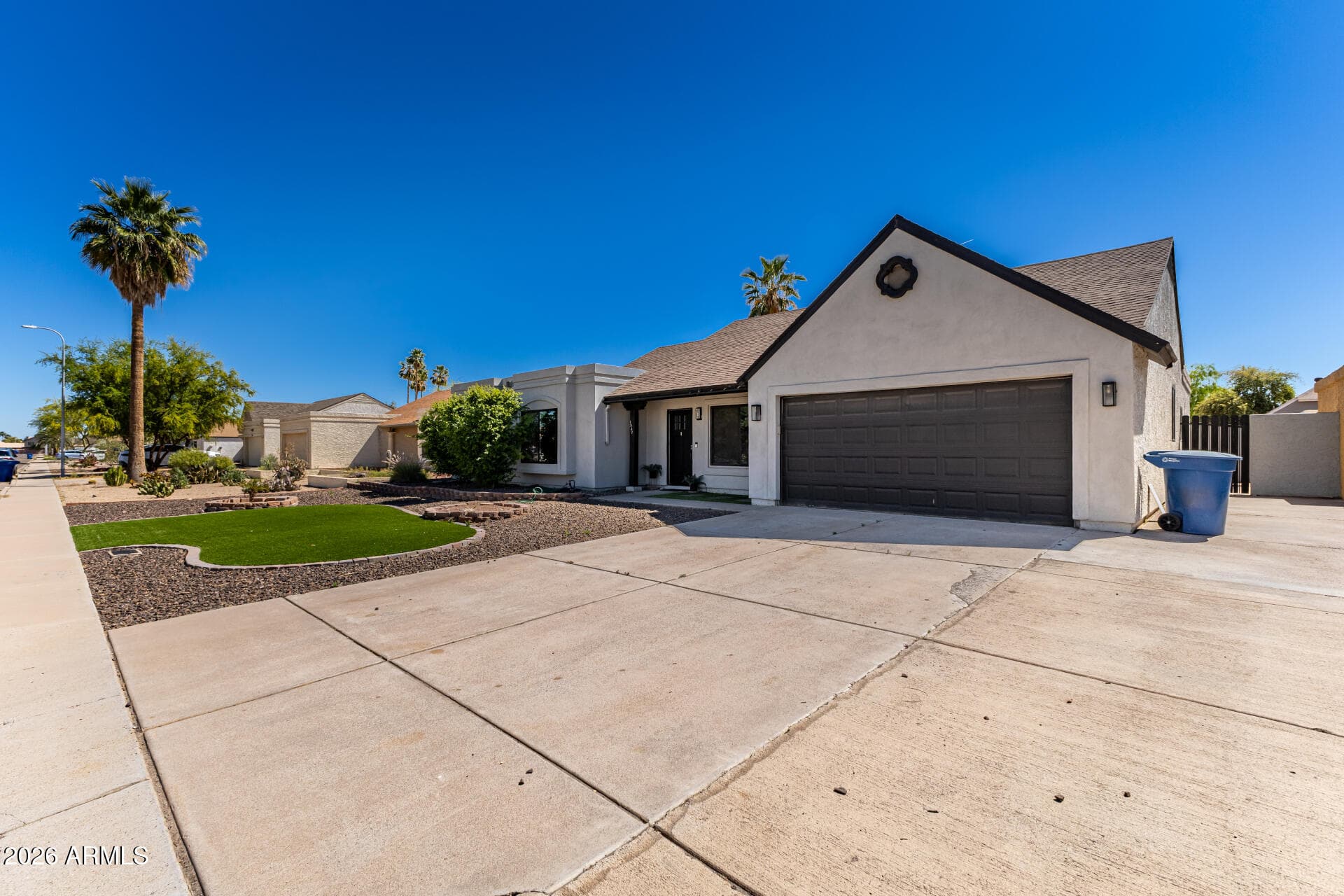 1537 E Dava Dr — photo 2