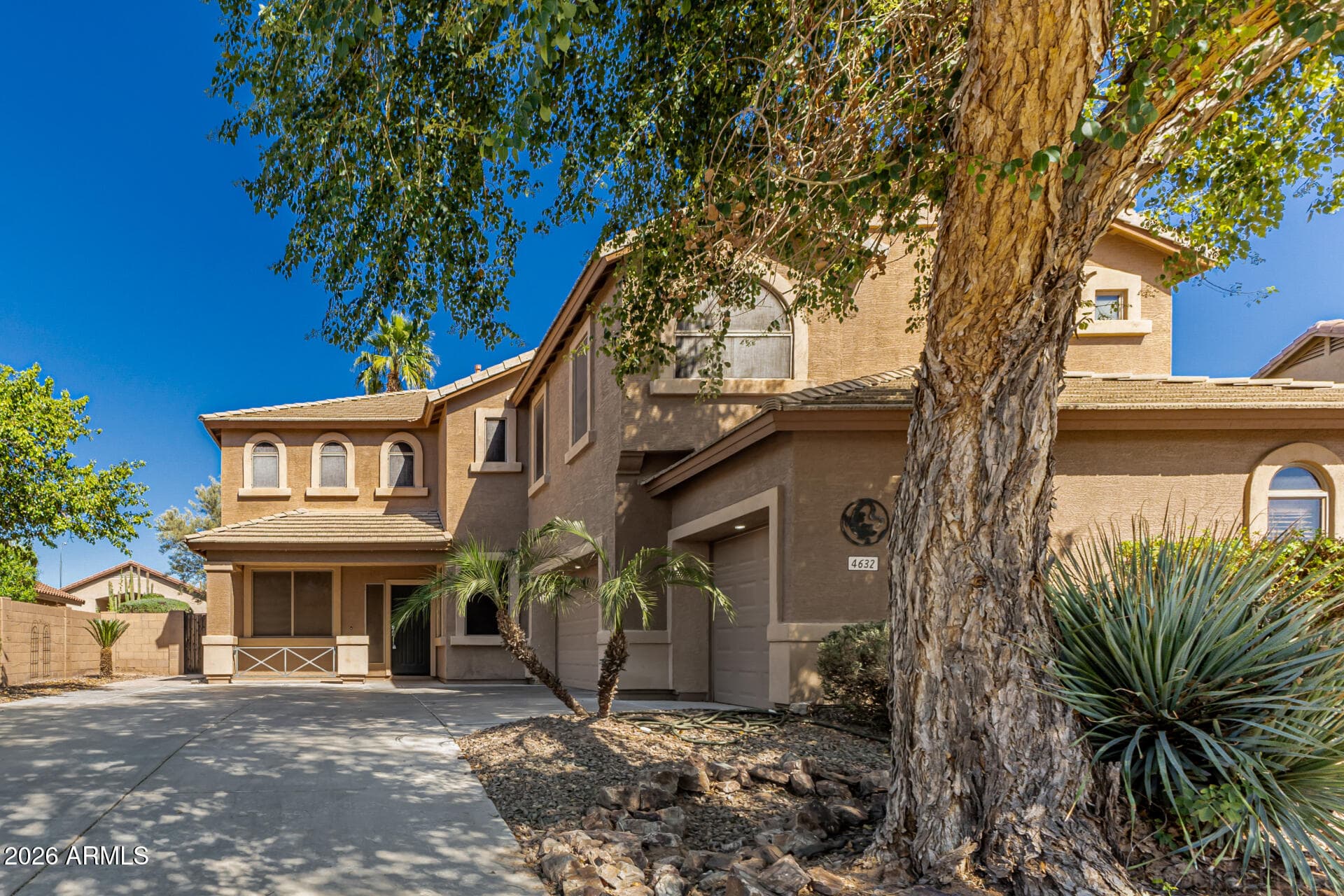 4632 E Desert Sands Dr — photo 1