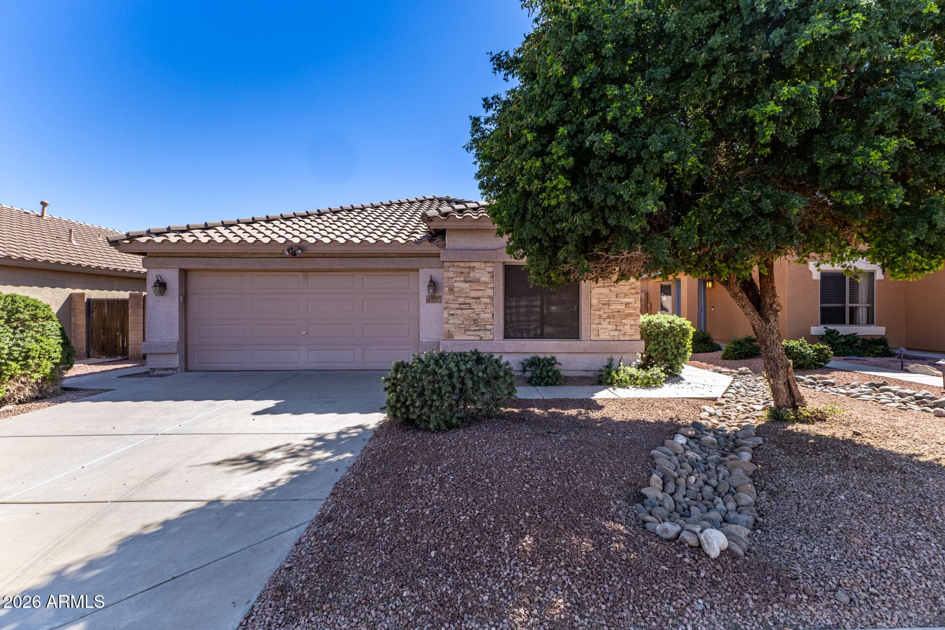 15847 W Saguaro W Ln — photo 1