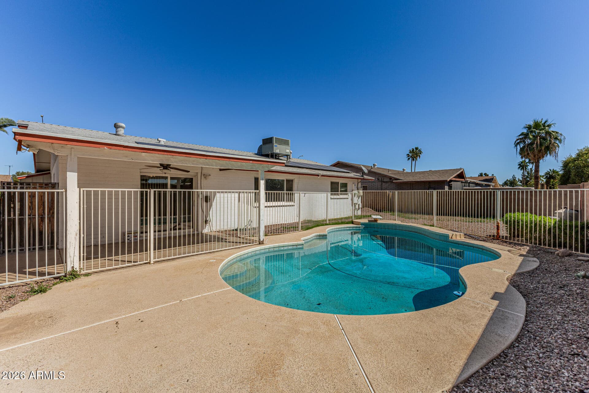 1241 W Laredo St — photo 1