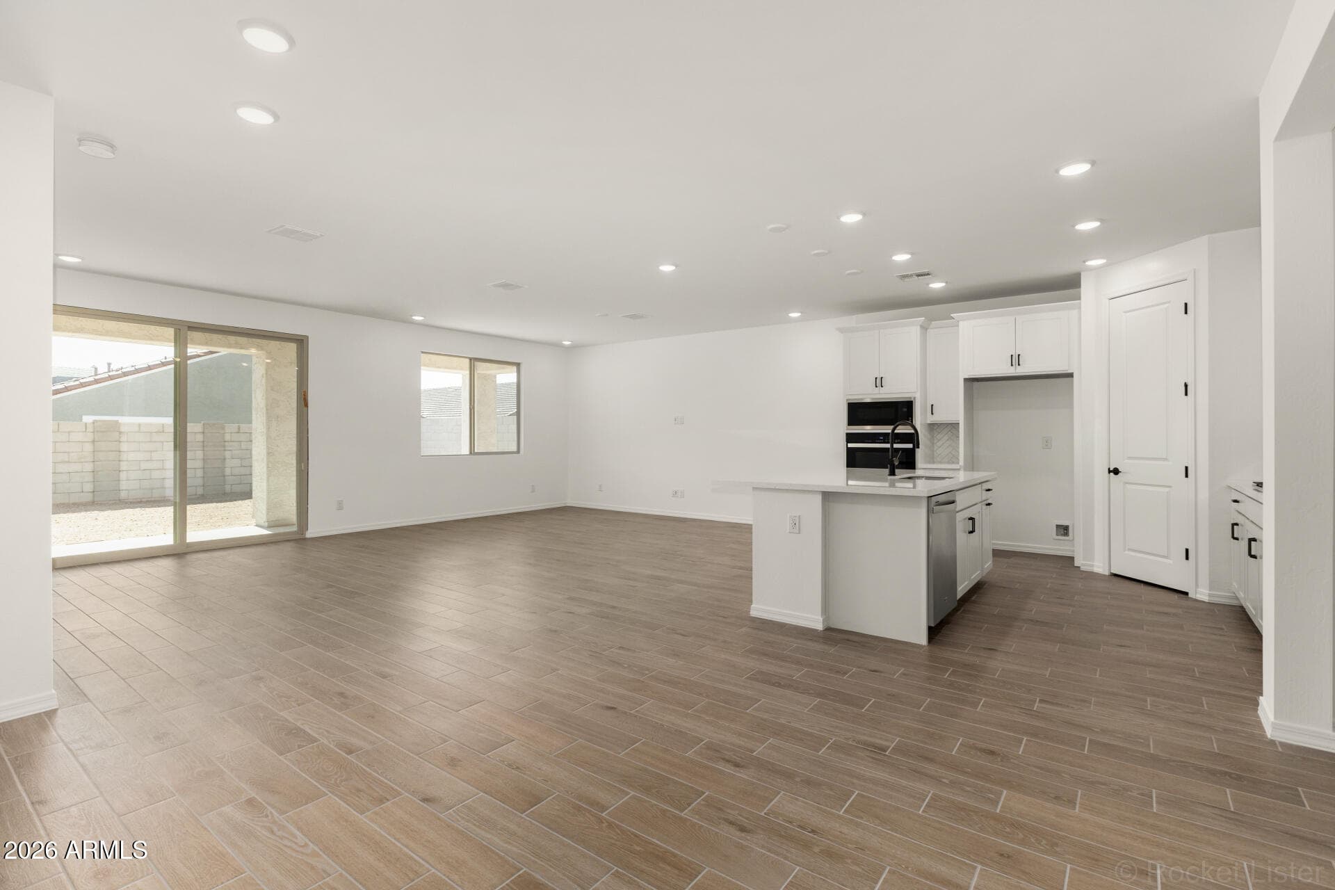24197 W RAYMOND ST - See more photos