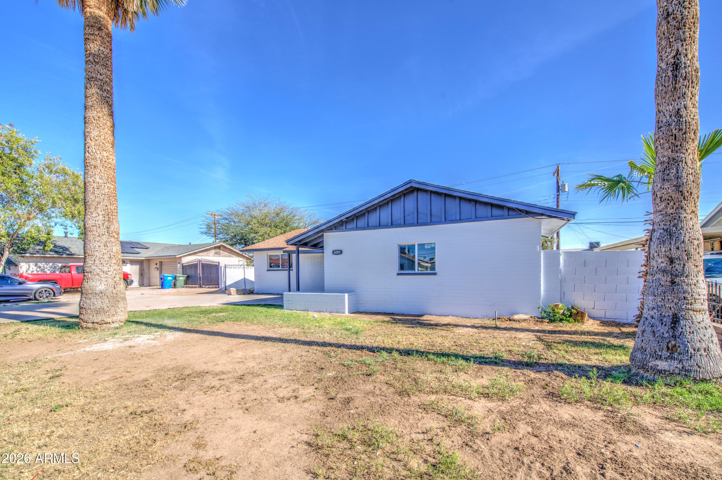 6001 W Pinchot Ave — photo 1