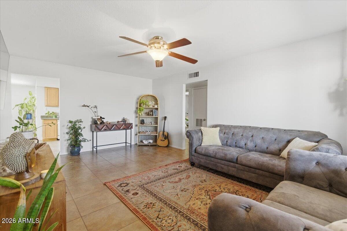 1615 W Mountain View Dr — photo 1