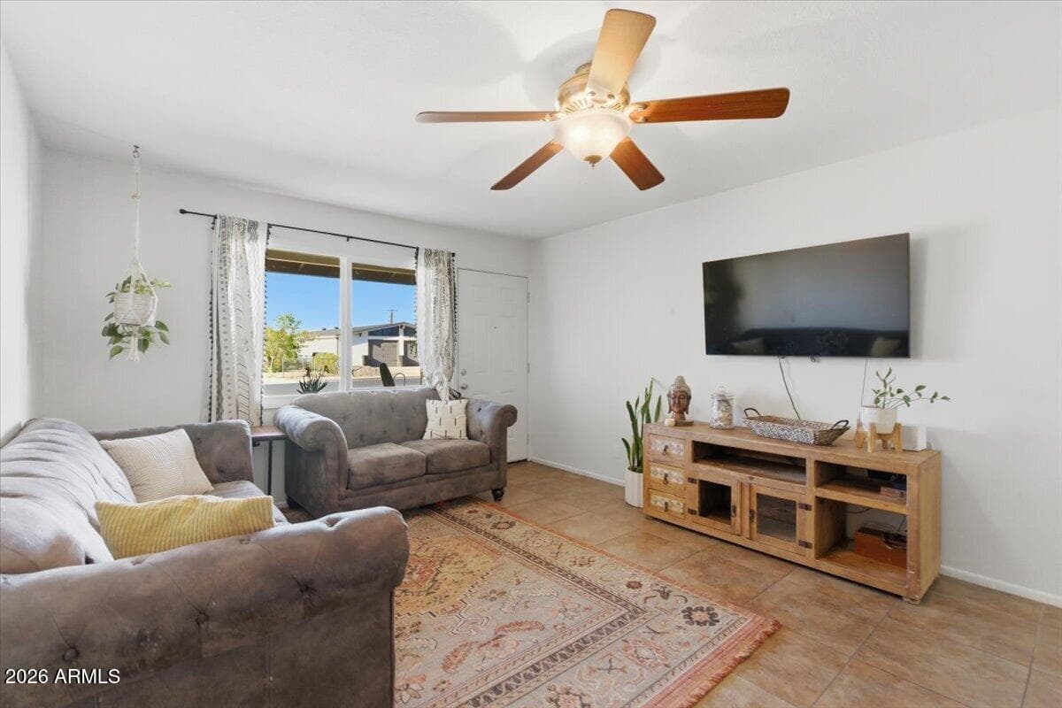 1615 W Mountain View Dr — photo 2
