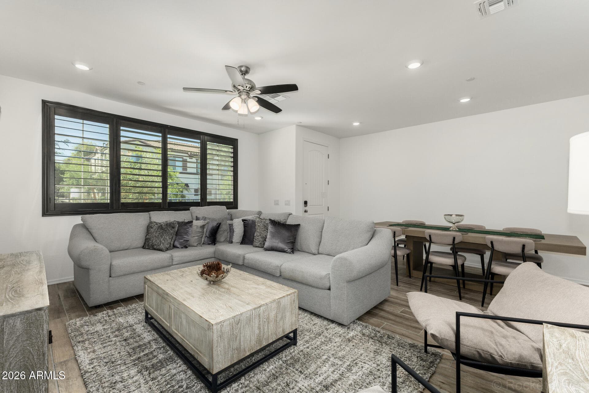 1917 E HAMPTON LN - Photo 4