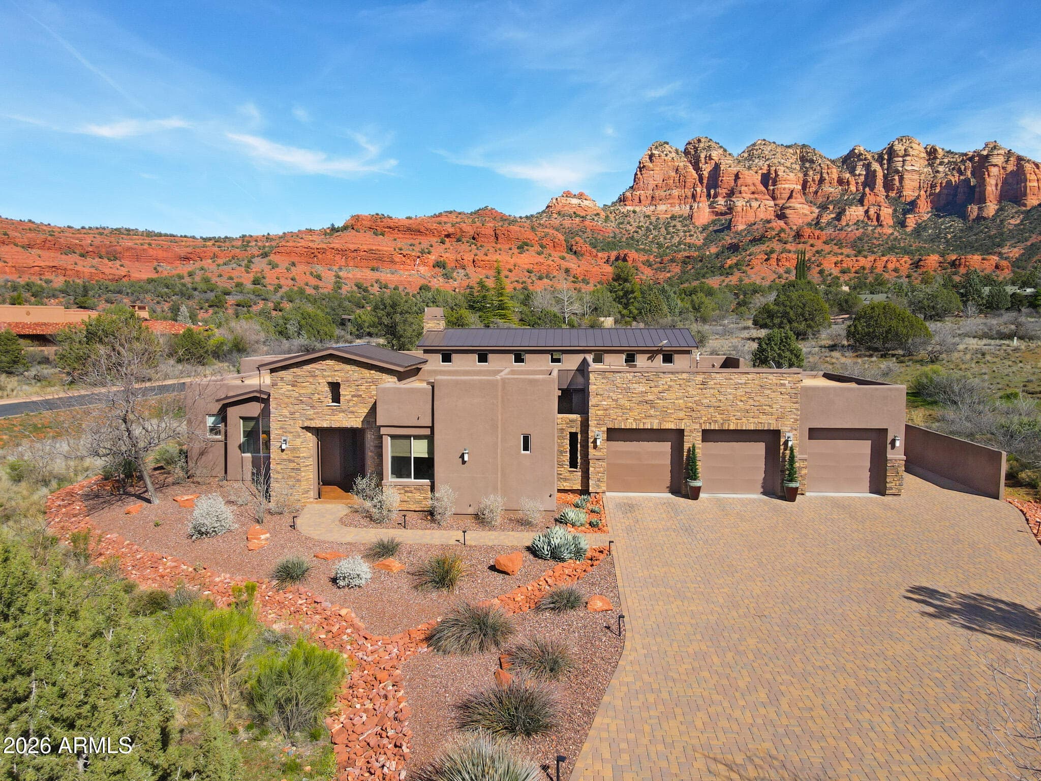 25 Cathedral Ranch Dr — photo 1