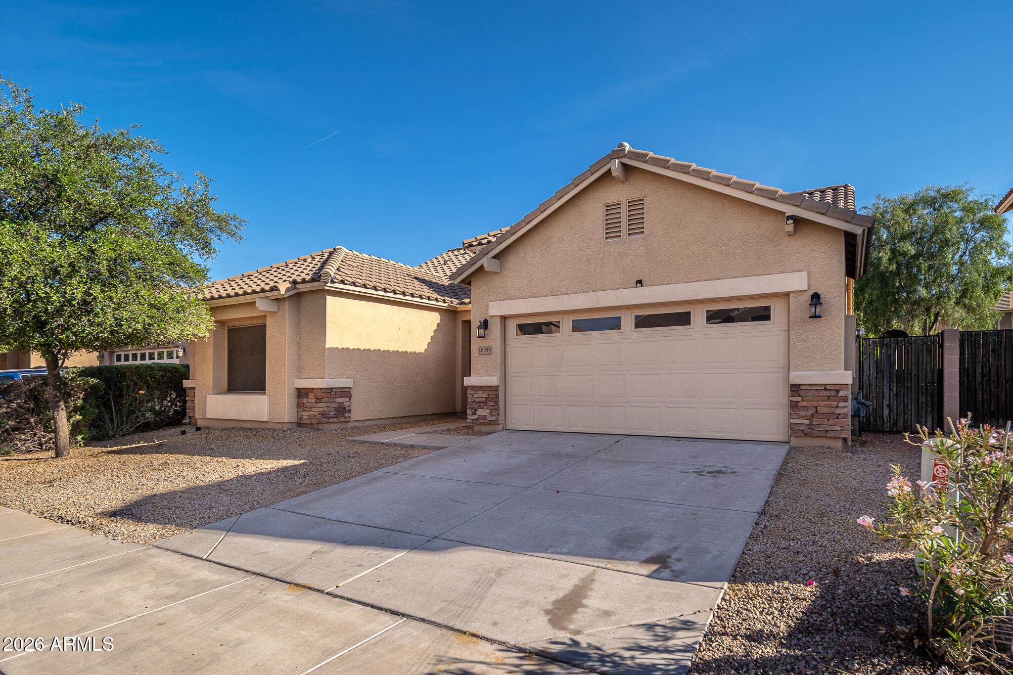 16355 W Canterbury Dr — photo 2