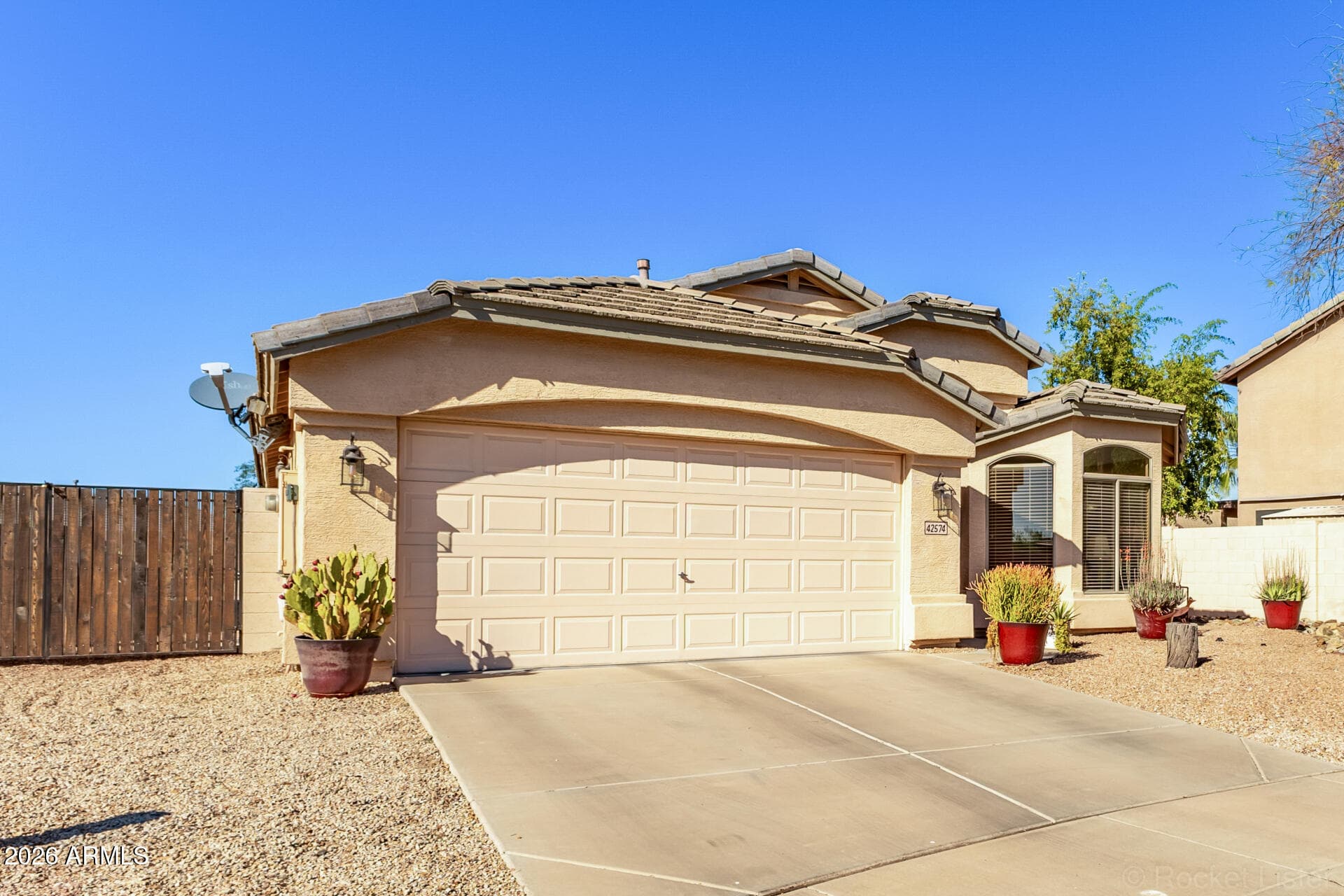 42574 W CHAMBERS DR - Photo 2