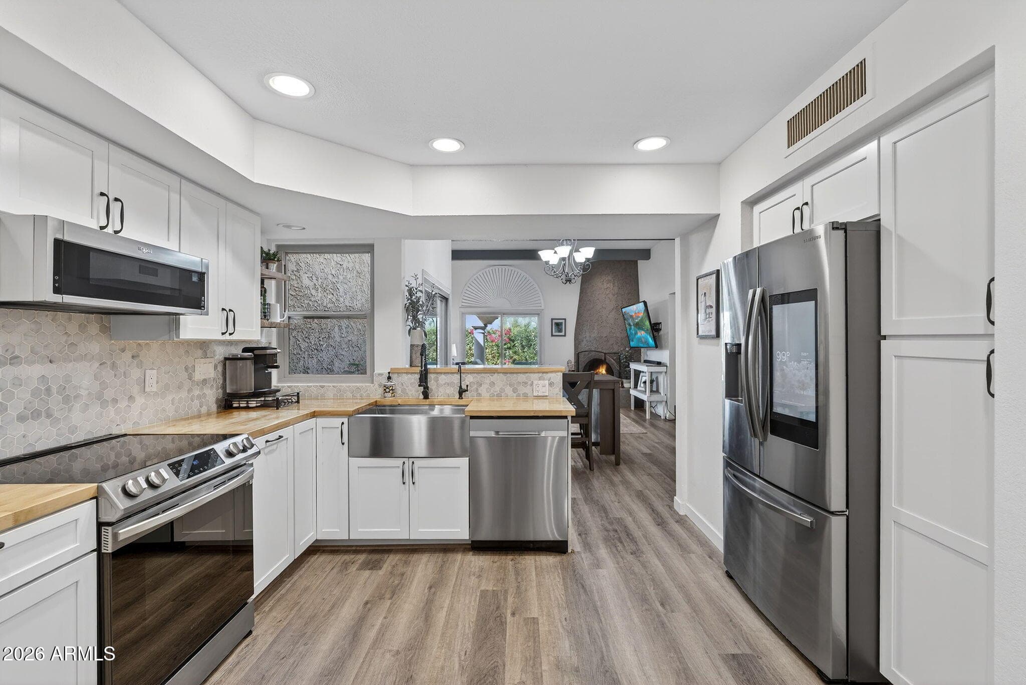 7984 E Cactus Wren Rd — photo 1