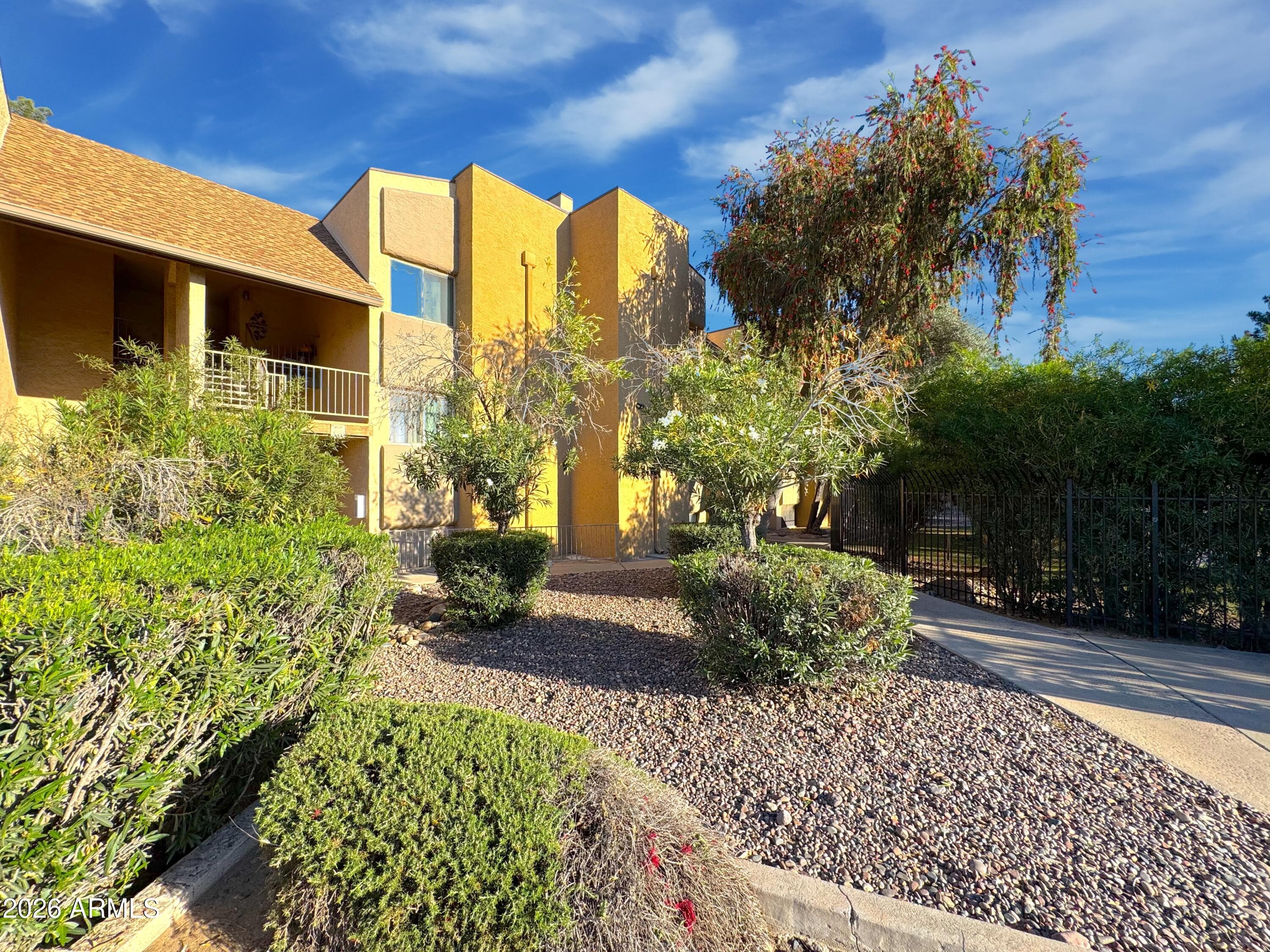 18811 N 19TH AVE - Photo 4