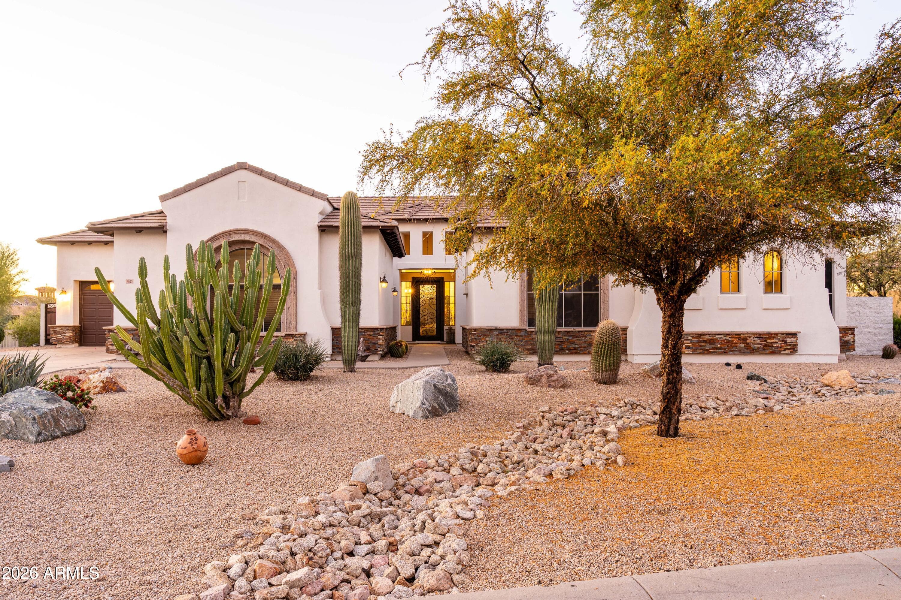 2040 N Woodruff -- — photo 2