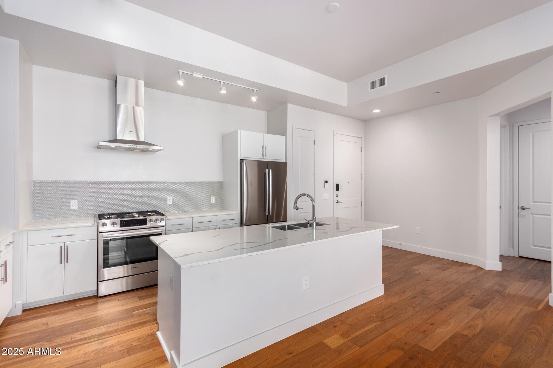 3131 N CENTRAL AVE - Photo 4