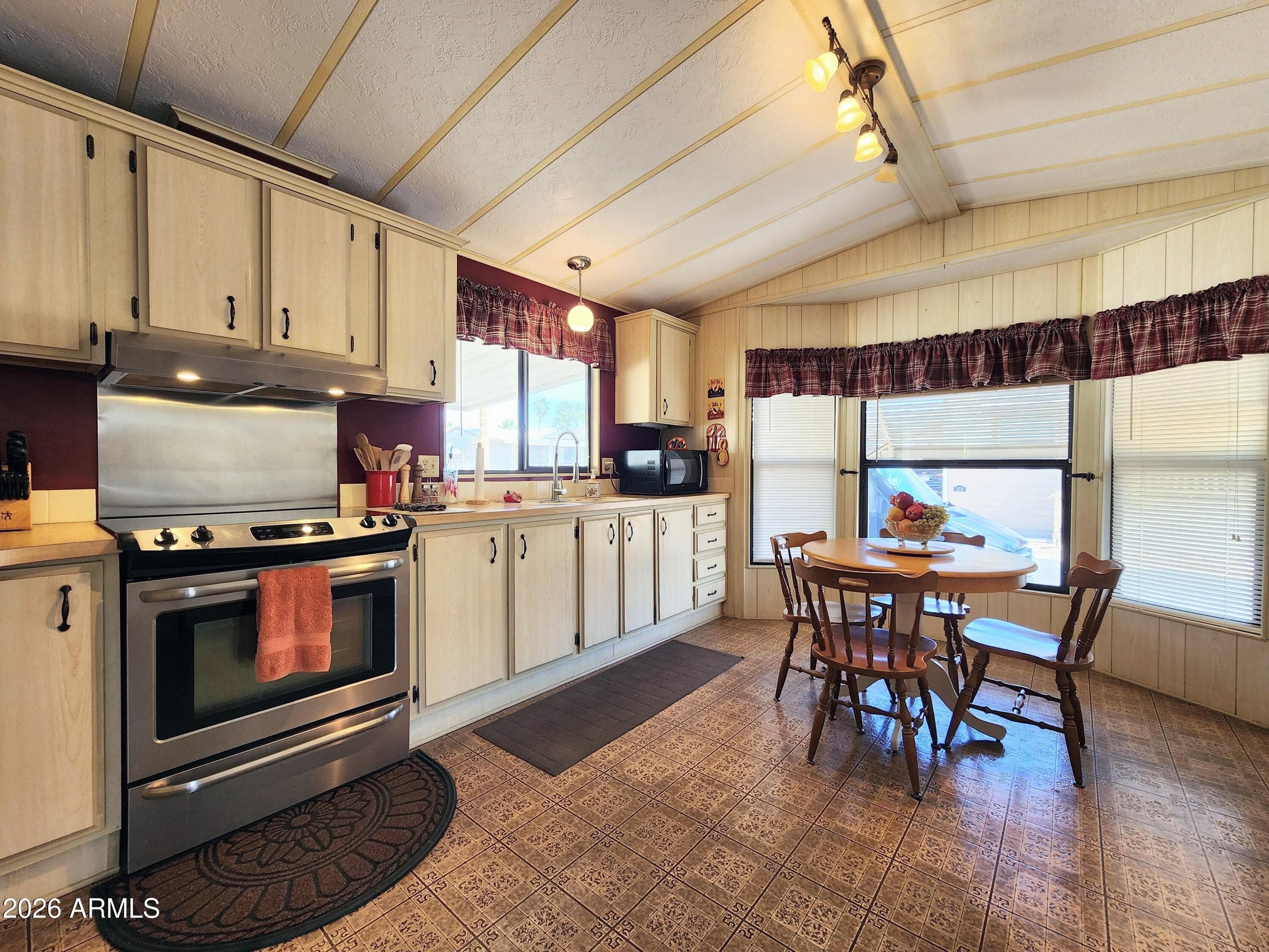 9333 E UNIVERSITY DR - Photo 4
