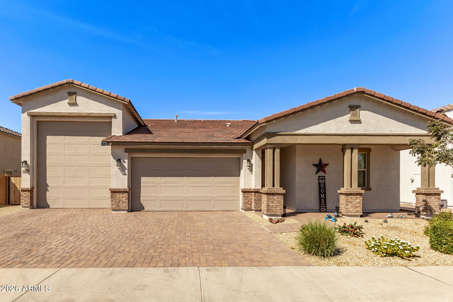 14022 W Mariposa Grande -- — photo 1