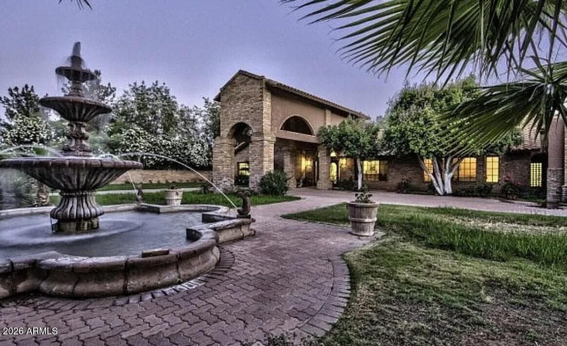 6723 E Lincoln Dr — photo 2