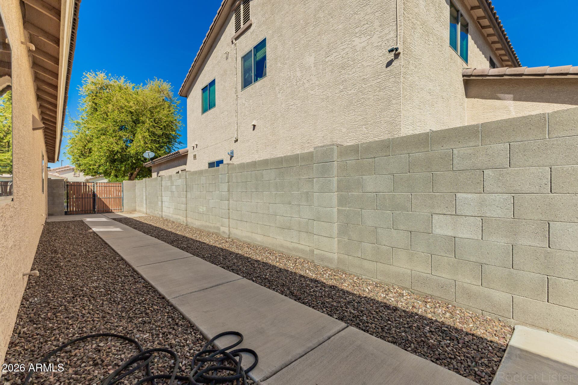 749 W Reeves Ave — photo 33