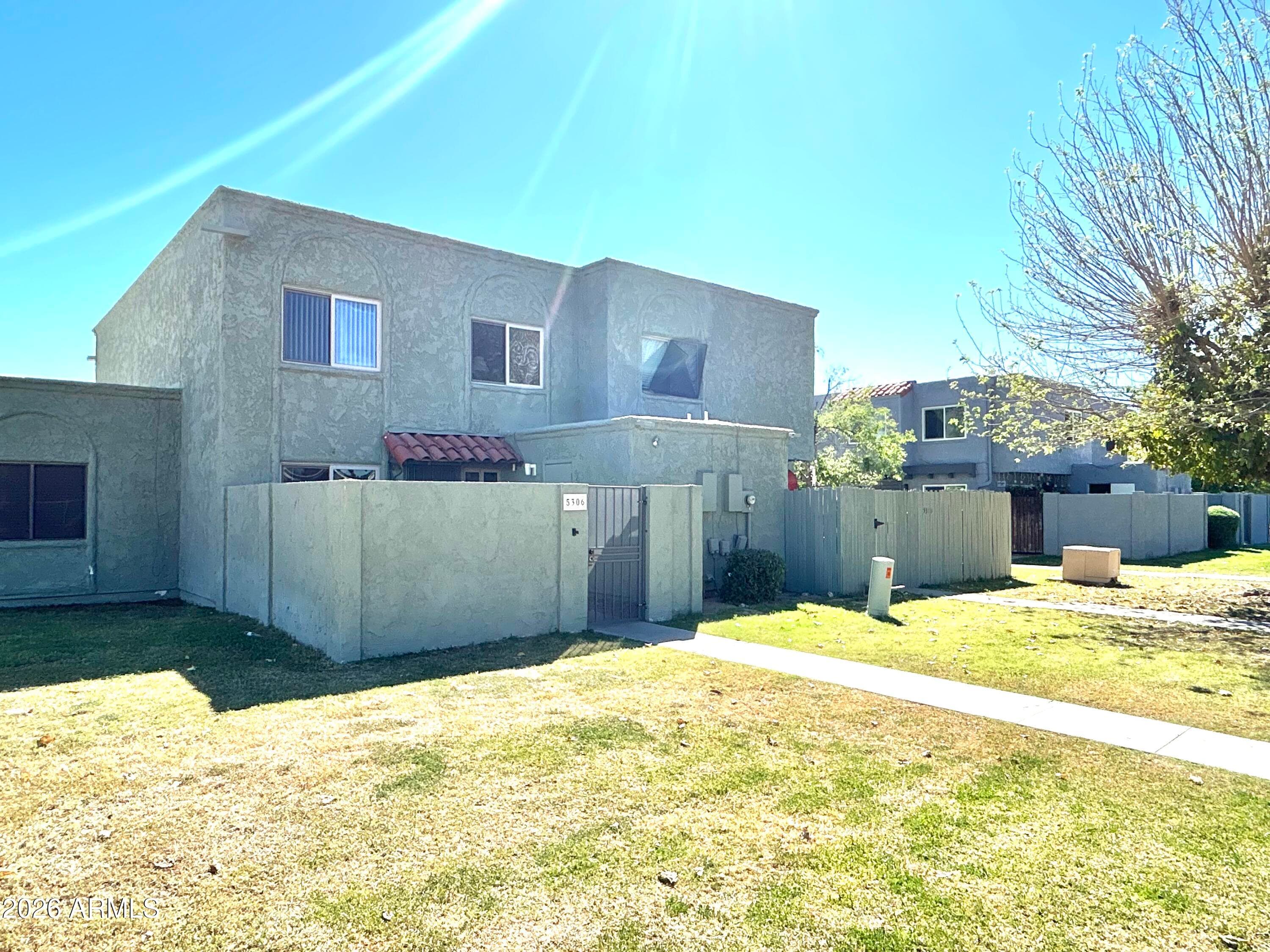 5306 W Sheena Dr — photo 1