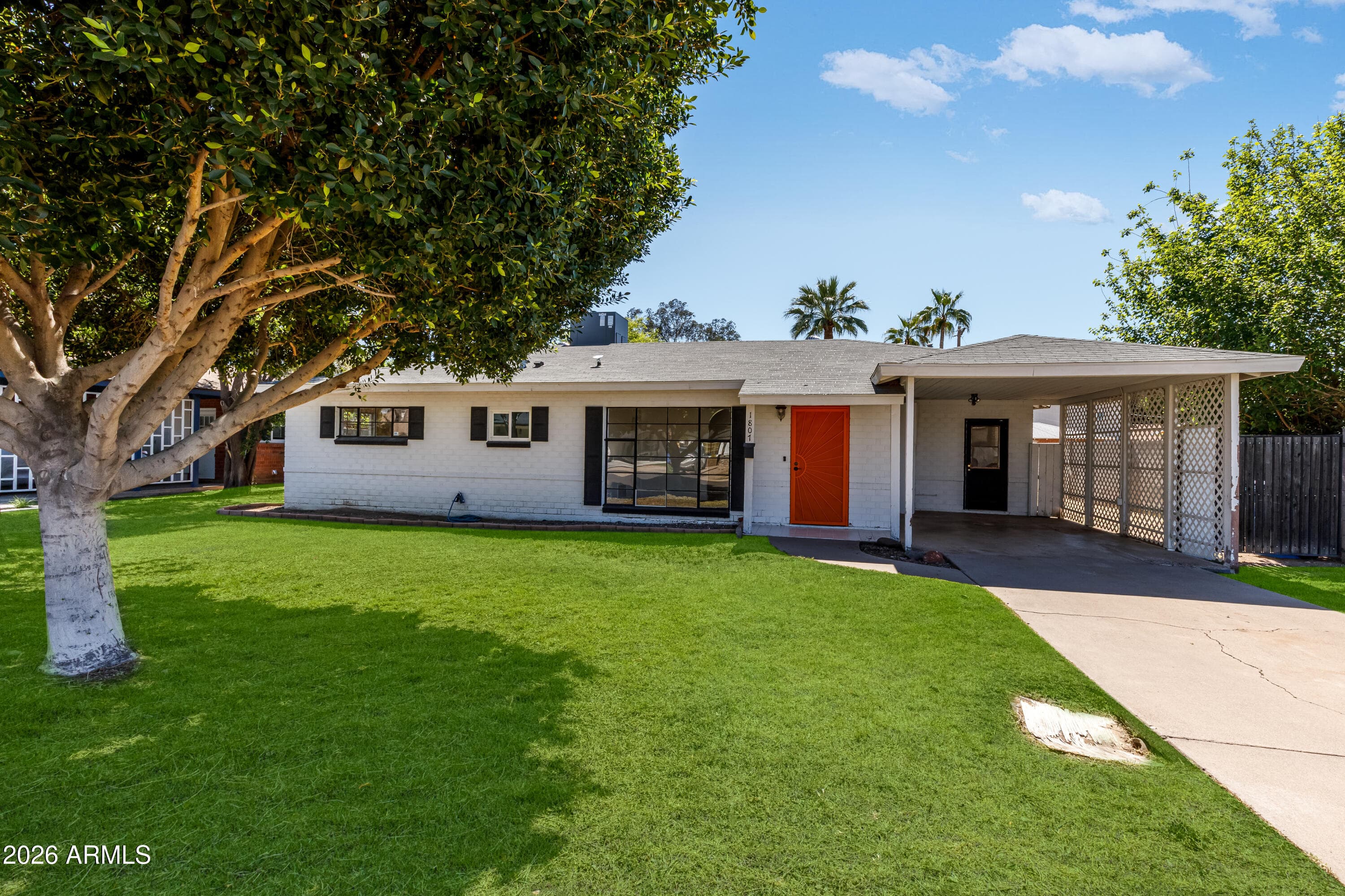 1807 E San Miguel Ave — photo 1