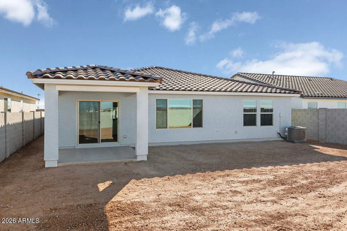 33658 N Hosta Dr — photo 2