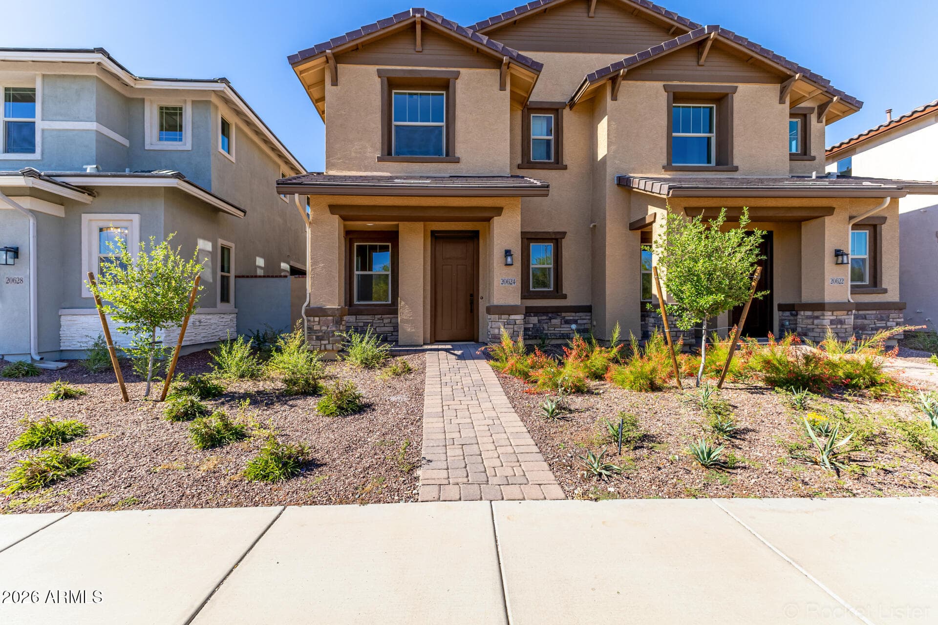20624 W Thomas Rd — photo 1