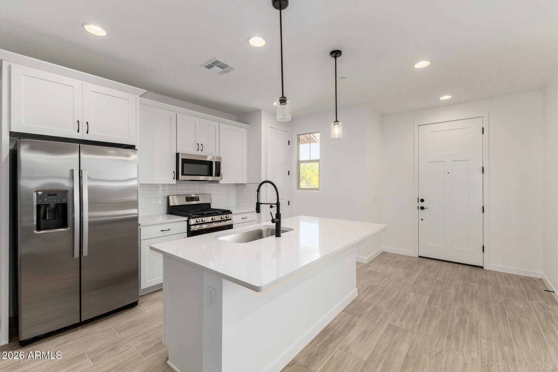 20624 W Thomas Rd — photo 2