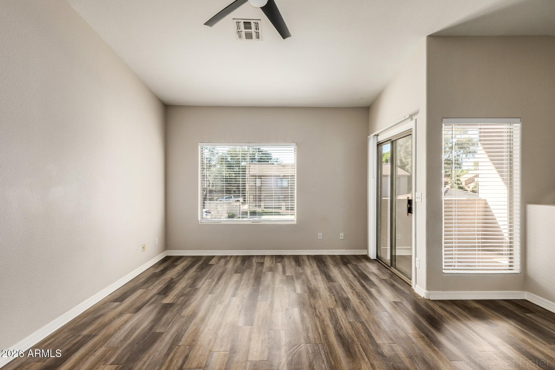 1406 W Emerald Ave 112 — photo 2