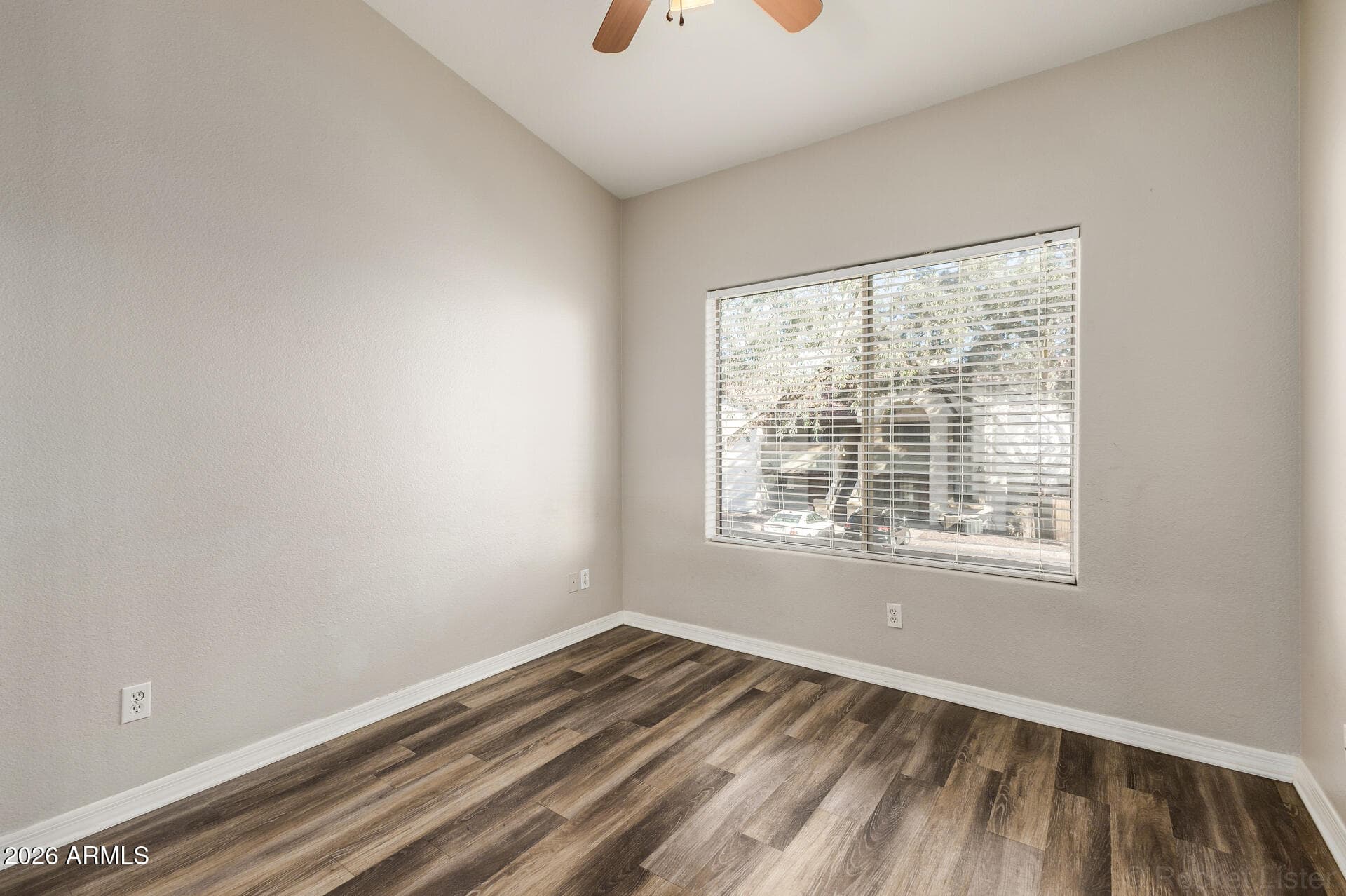 1406 W EMERALD AVE - Photo 4