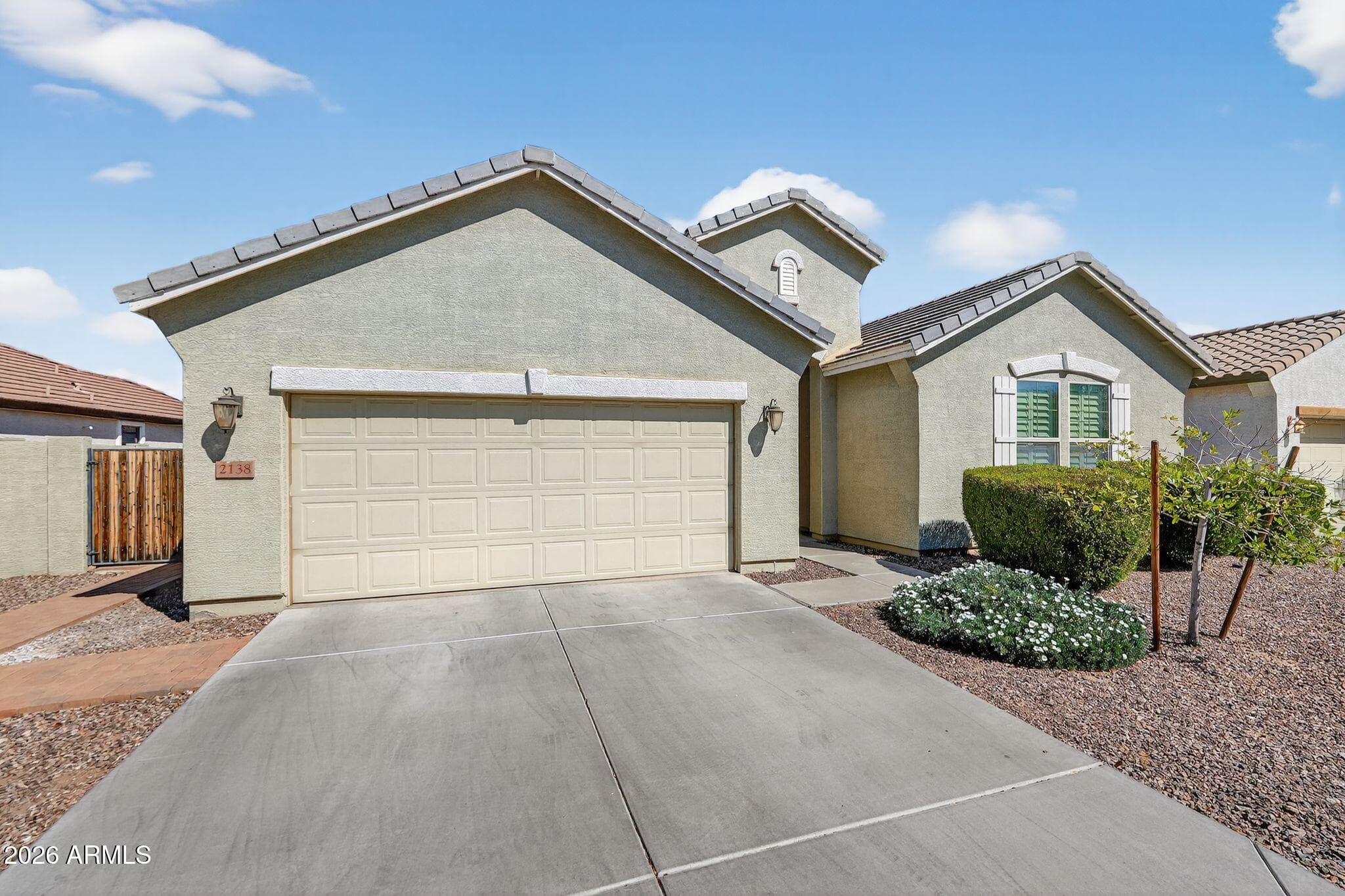 2138 W Ian Dr — photo 2