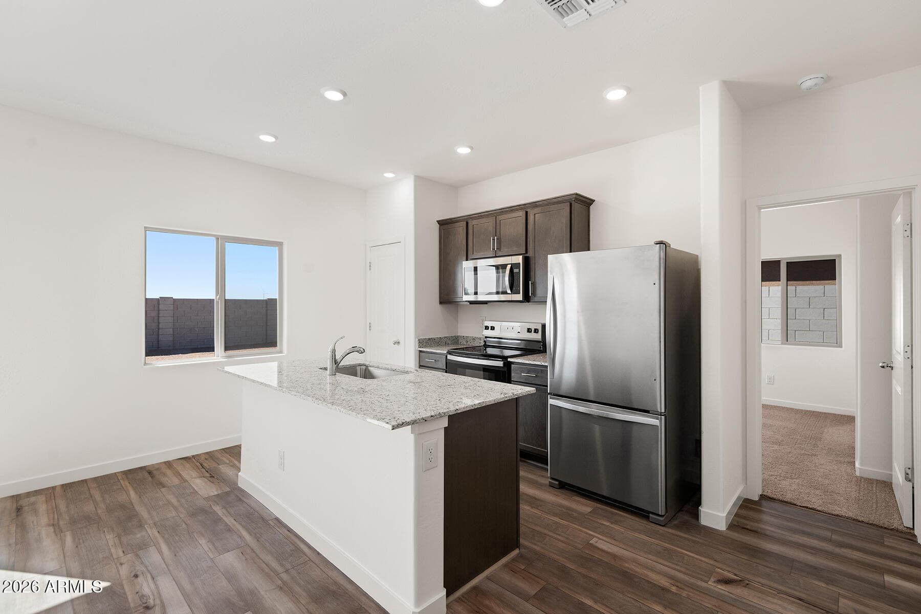 658 W Pintail Dr — photo 2