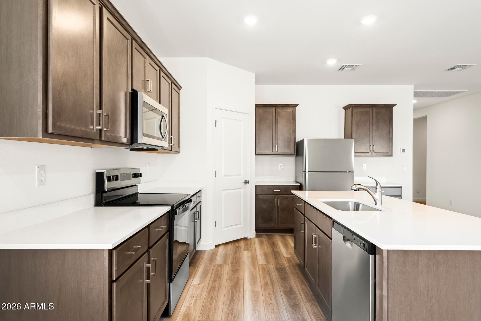 680 W Partridge Dr — photo 2