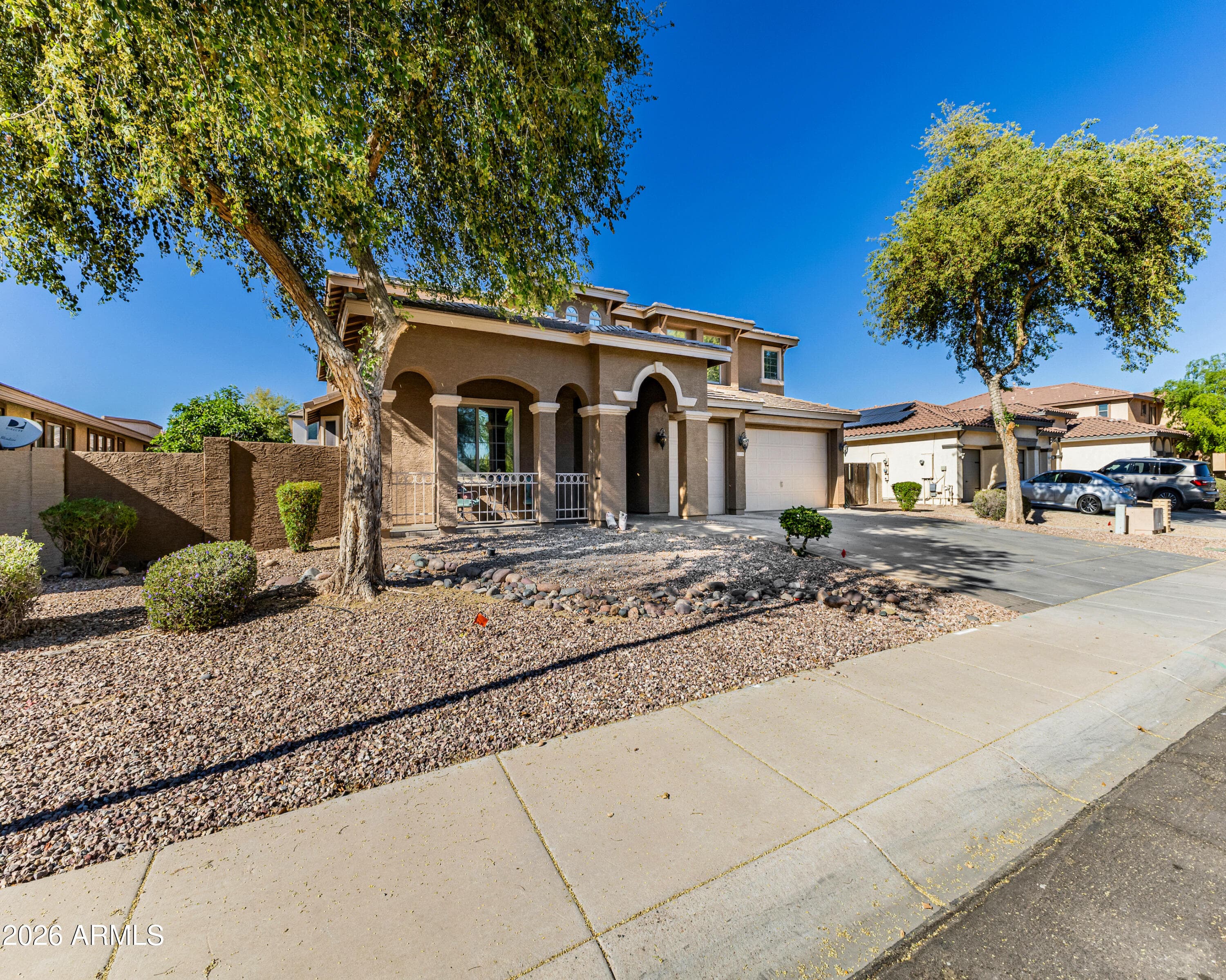 15320 W Coolidge St — photo 2