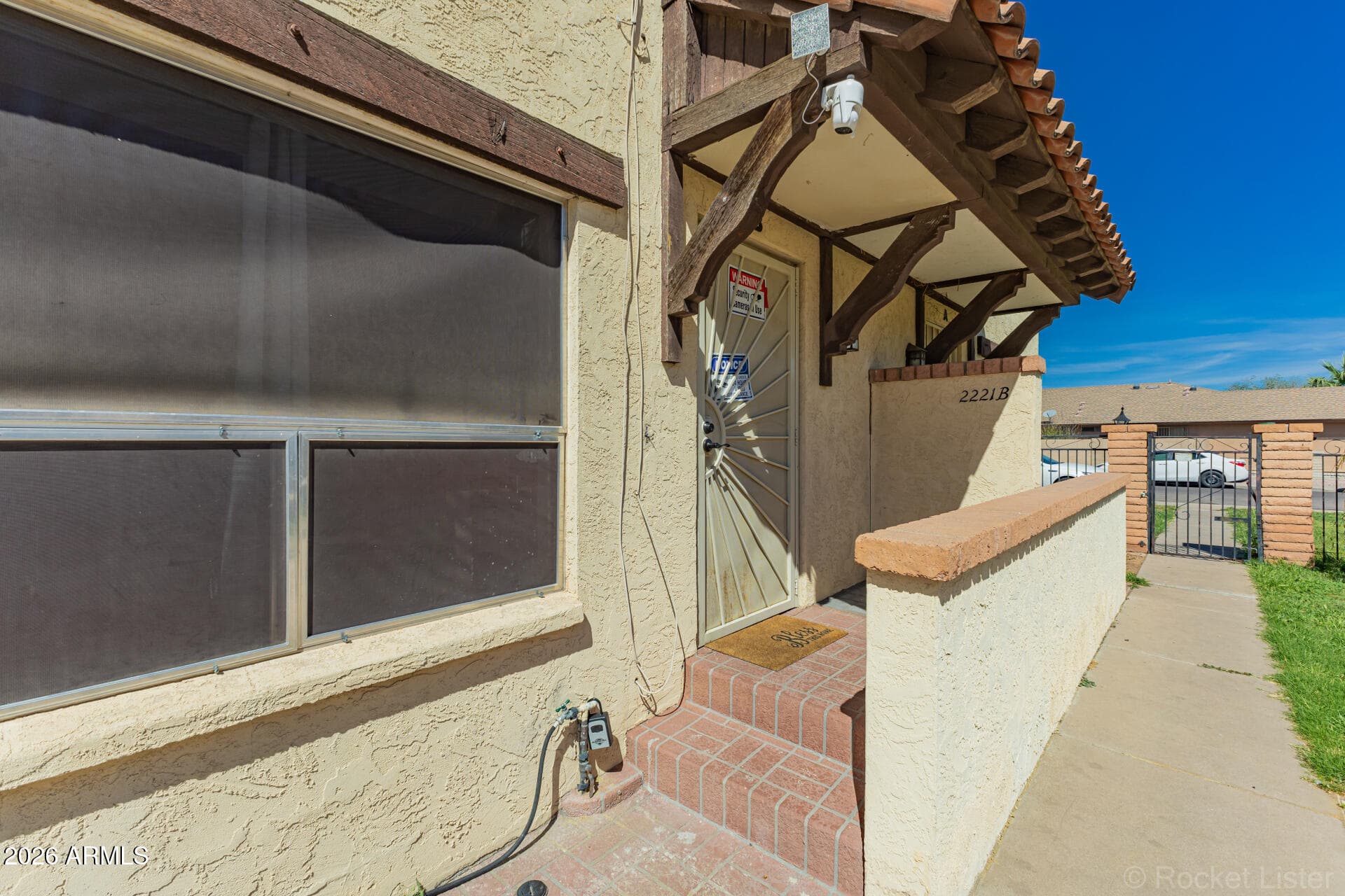 2221 W Turney Ave B — photo 1