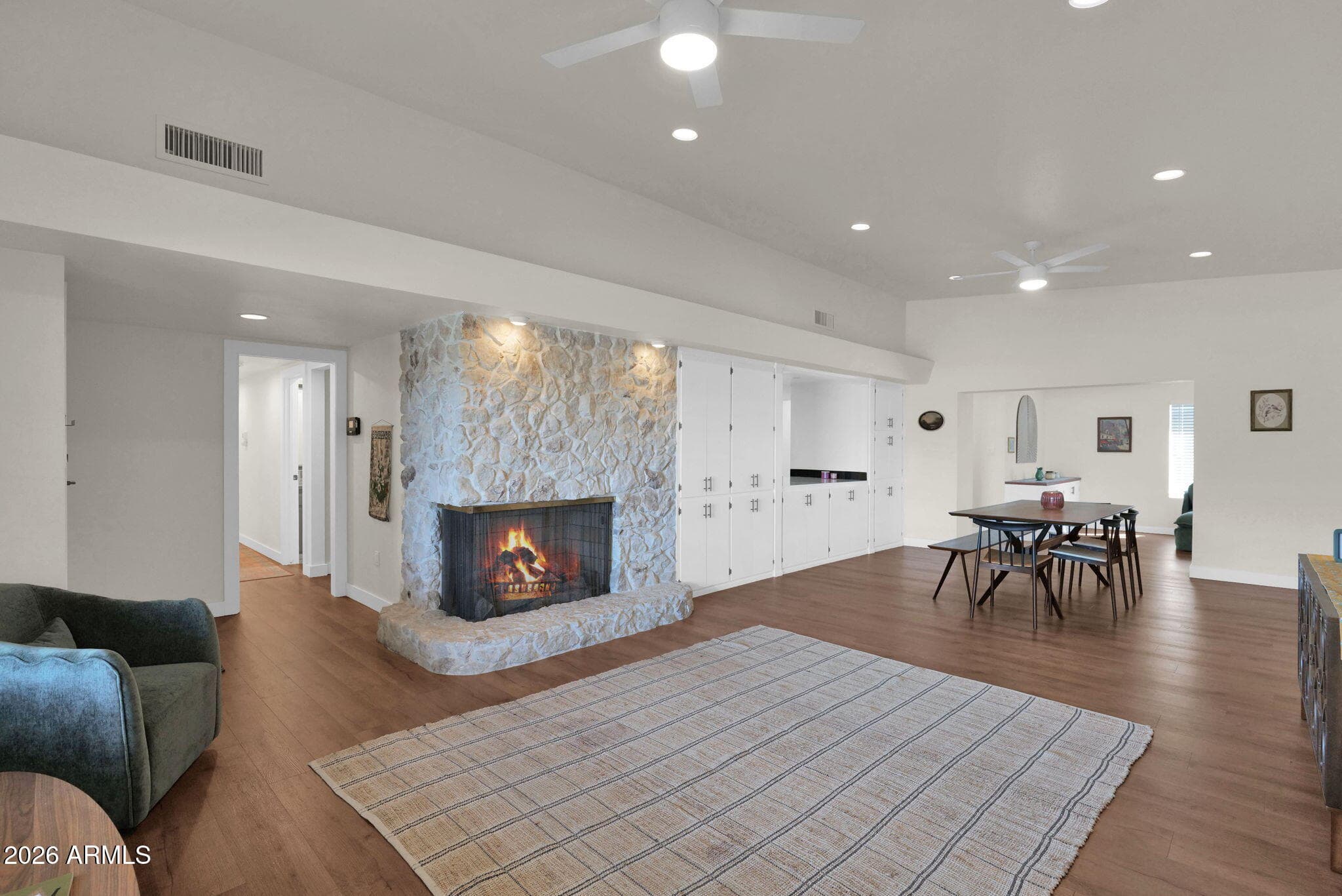 5835 W Belmont Ave — photo 1