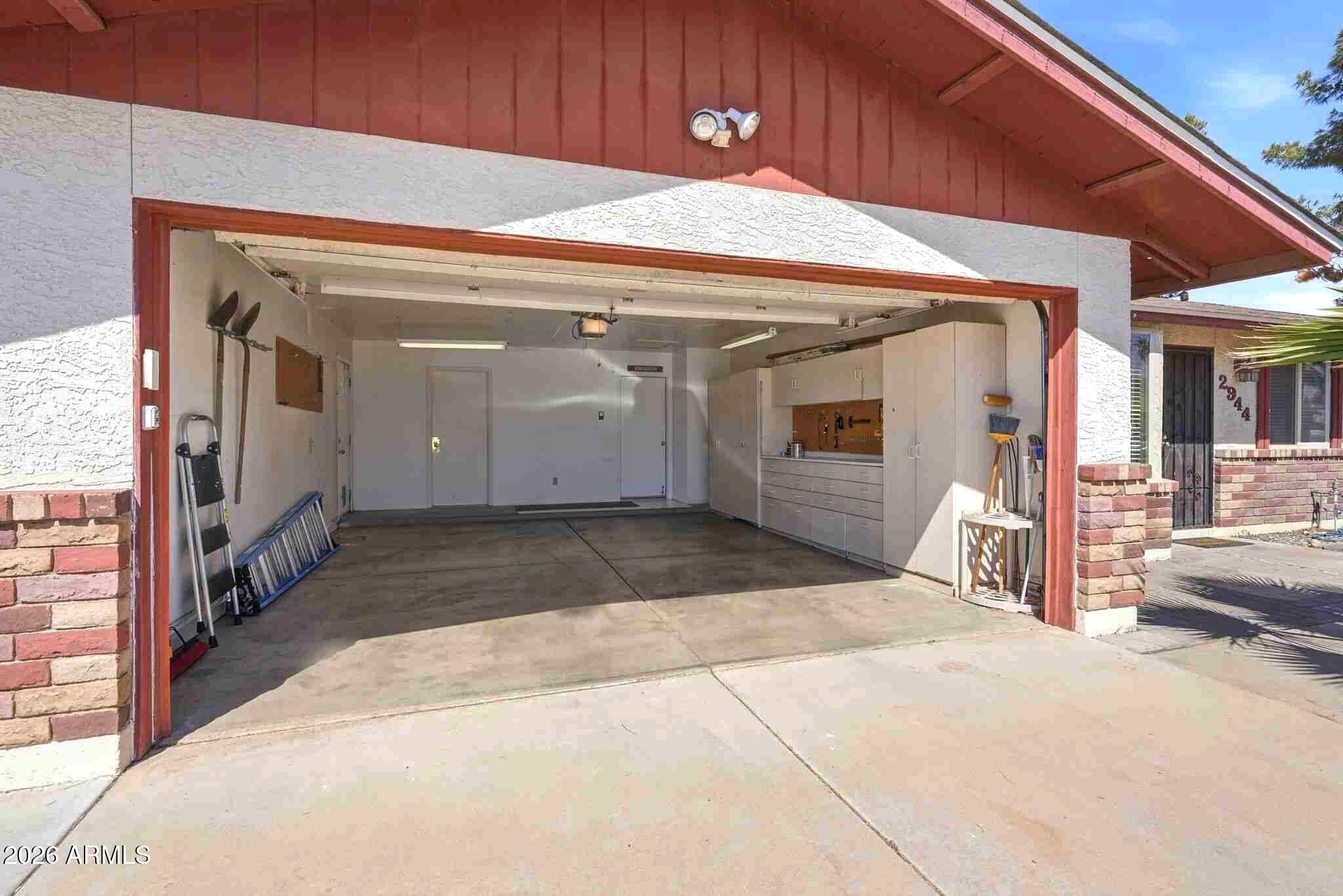 2944 E Edgewood Ave — photo 35