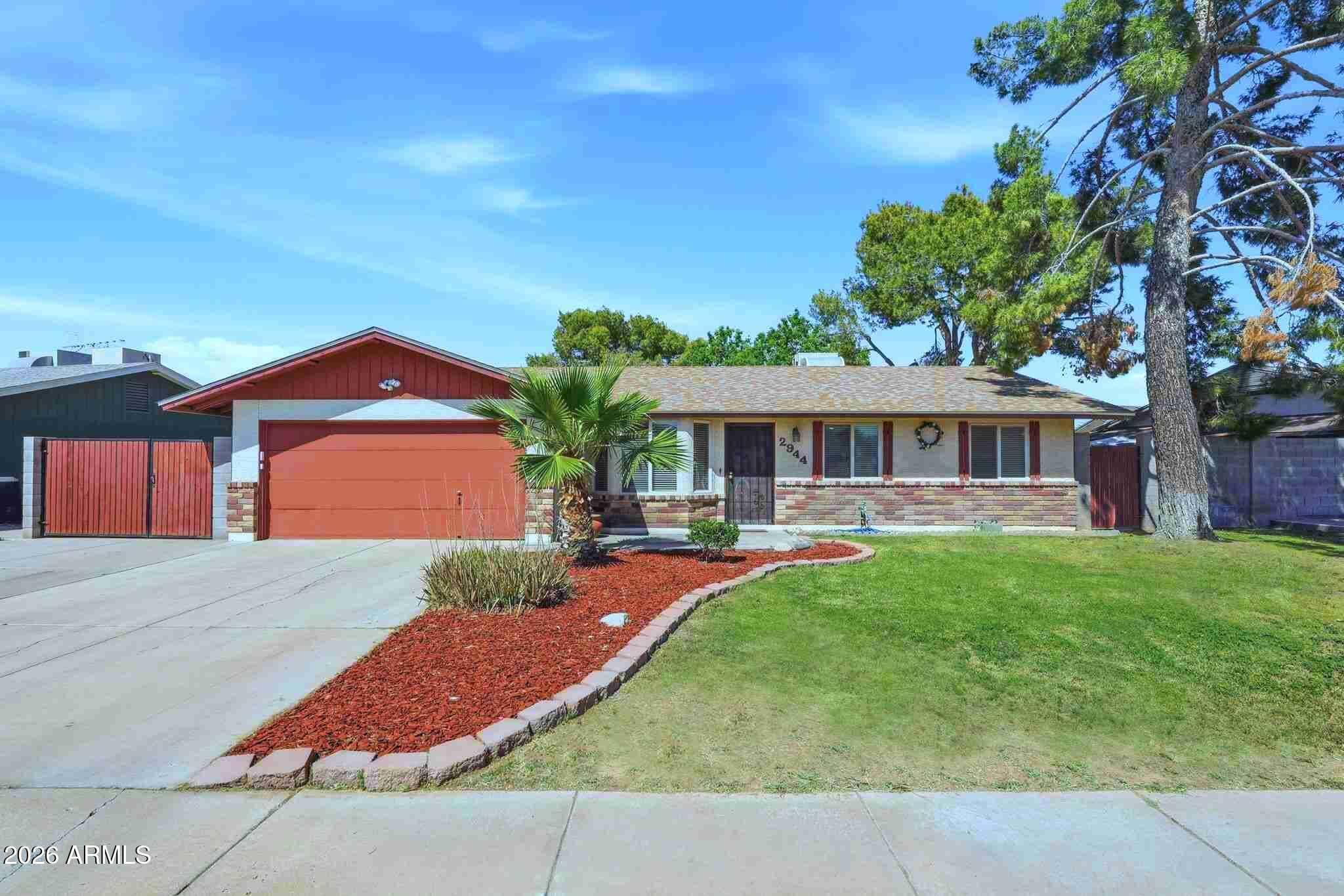 2944 E Edgewood Ave — photo 1
