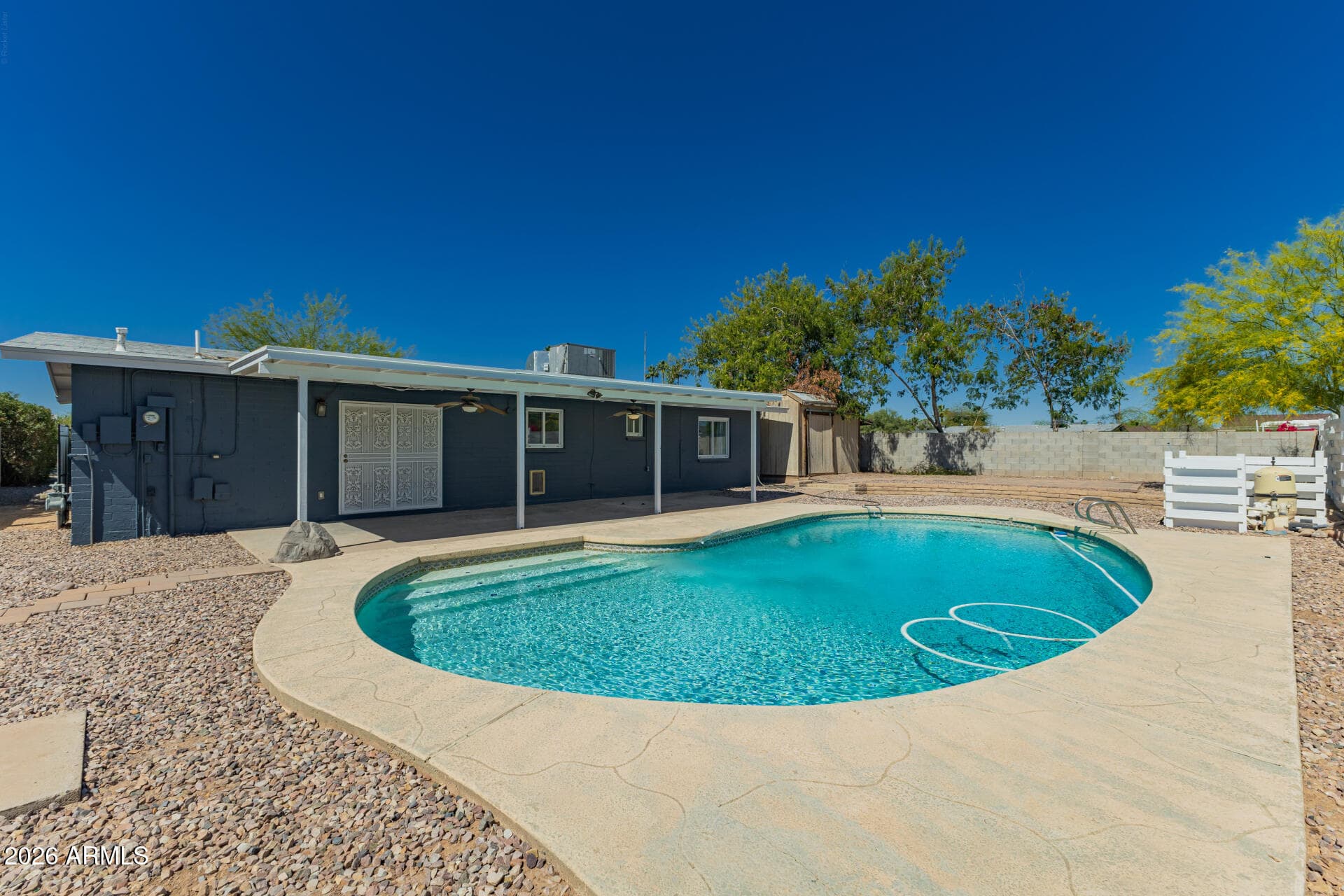 1409 N Oleander St — photo 2