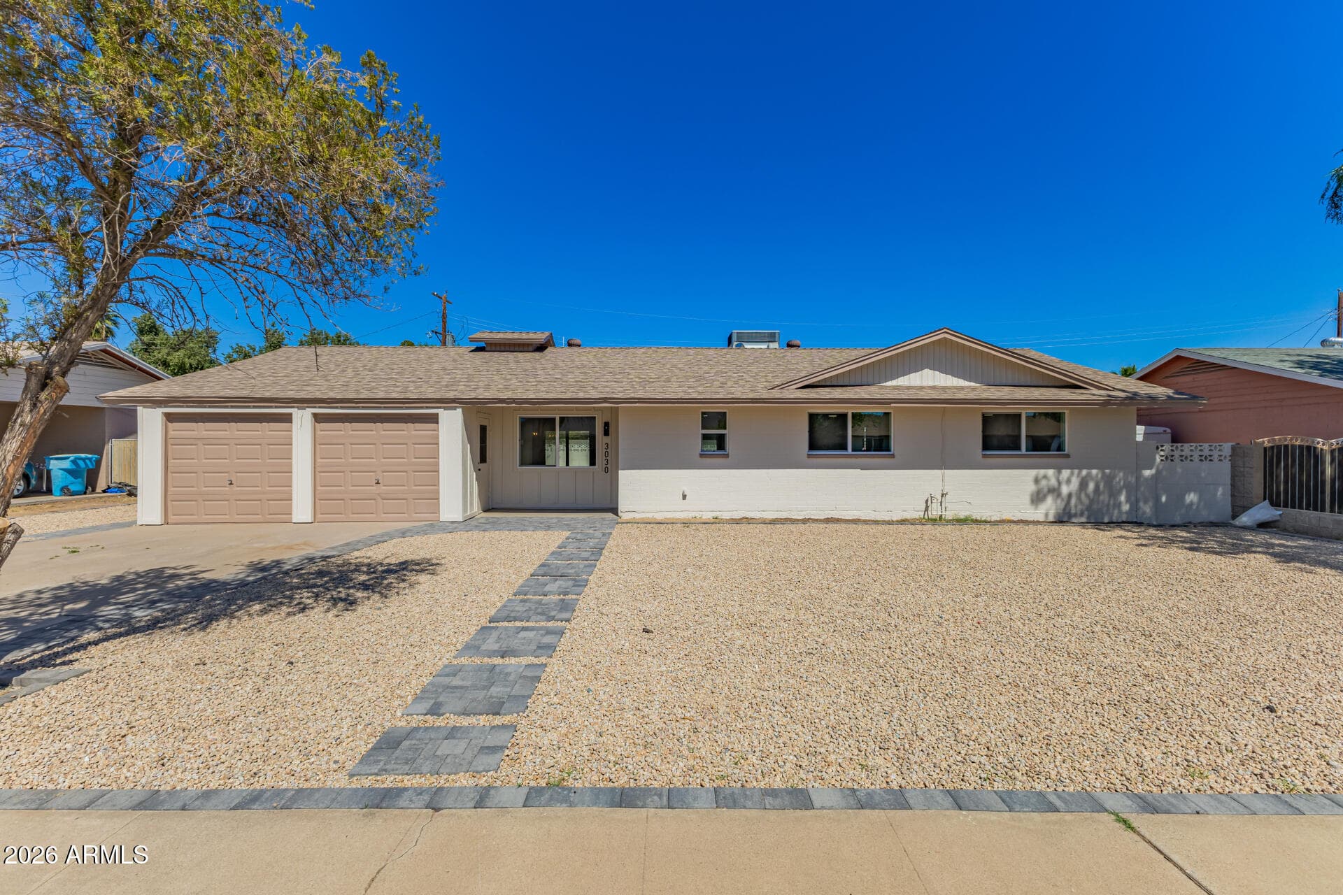 3030 W Tuckey Ln — photo 1
