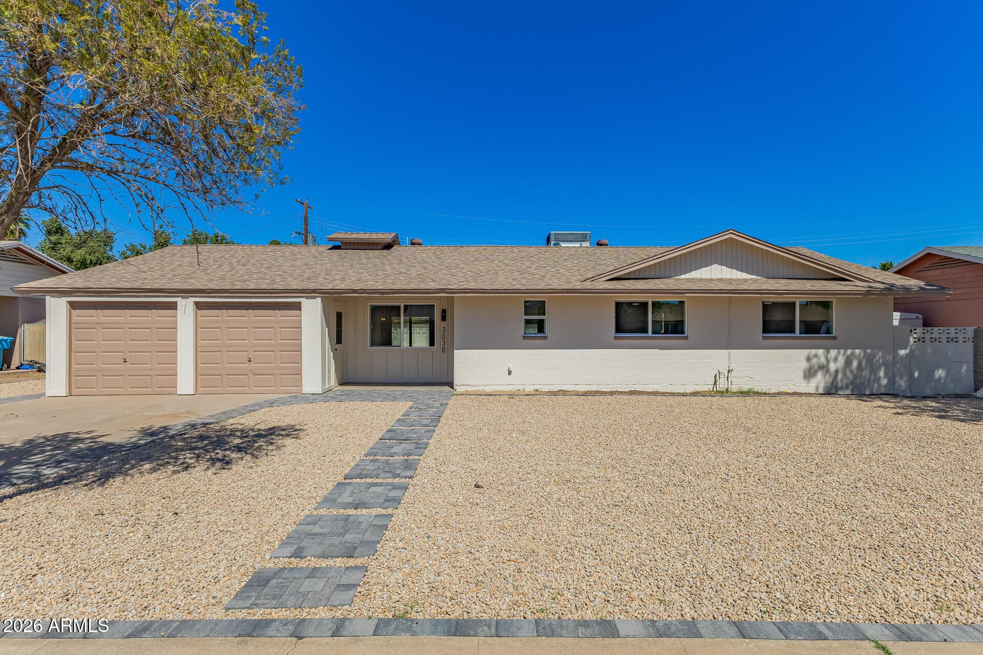 3030 W Tuckey Ln — photo 2