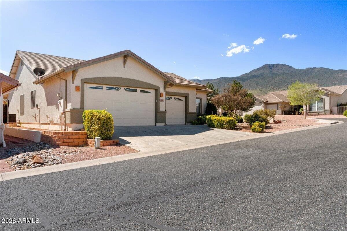 2355 W Rustler Ln — photo 2