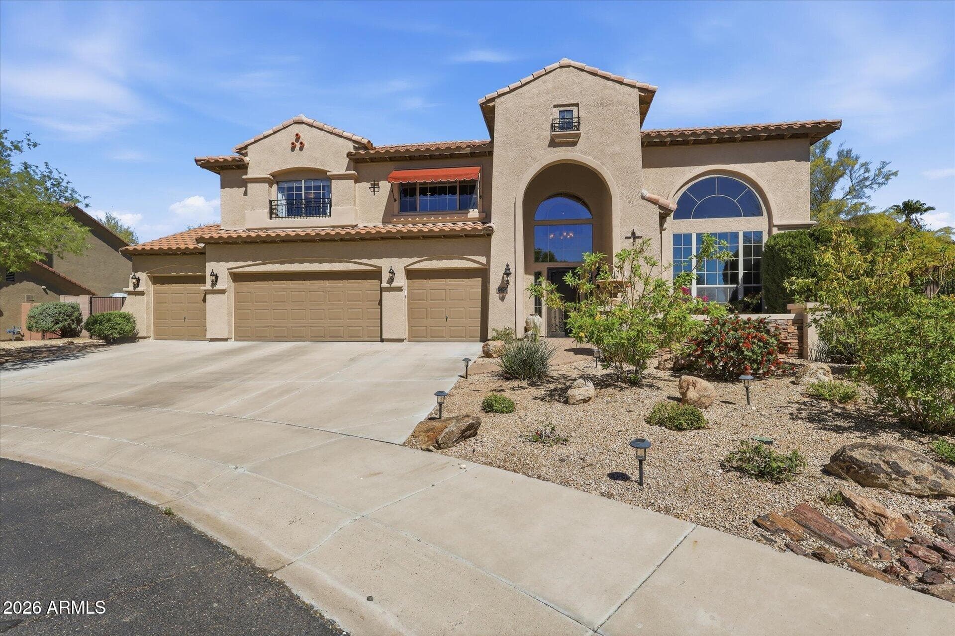 2324 W Zenith Ln — photo 1